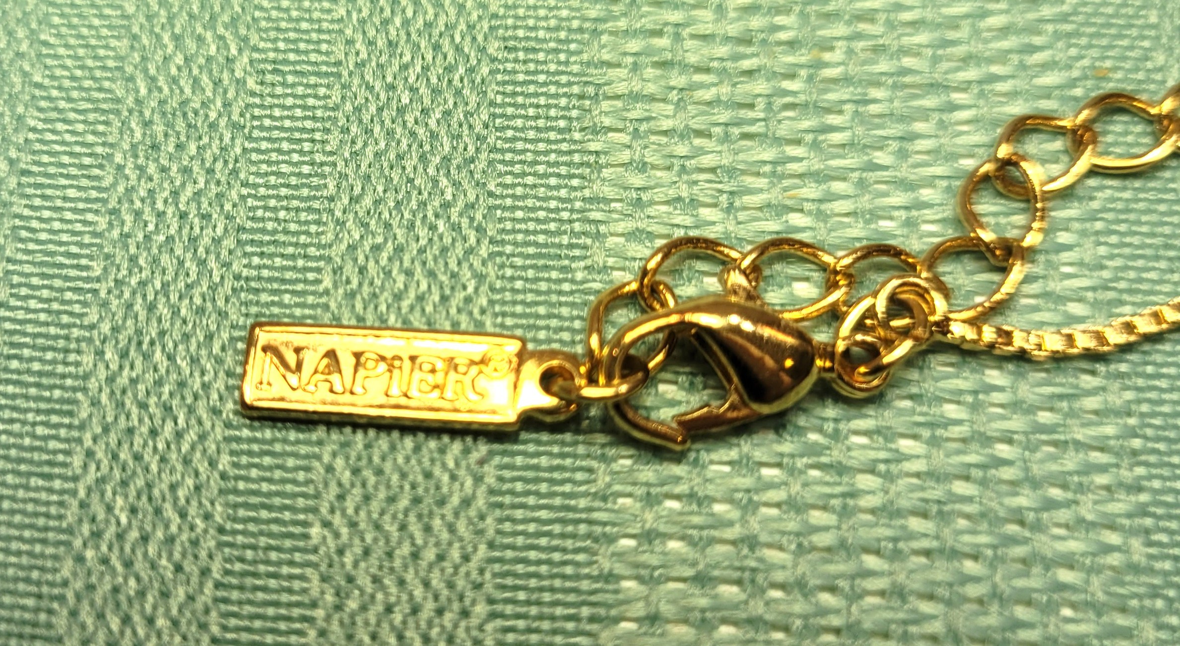 1982 NAPIER Gold Tone Station Bead Box Chain Necklace 19” Signed - photo 3