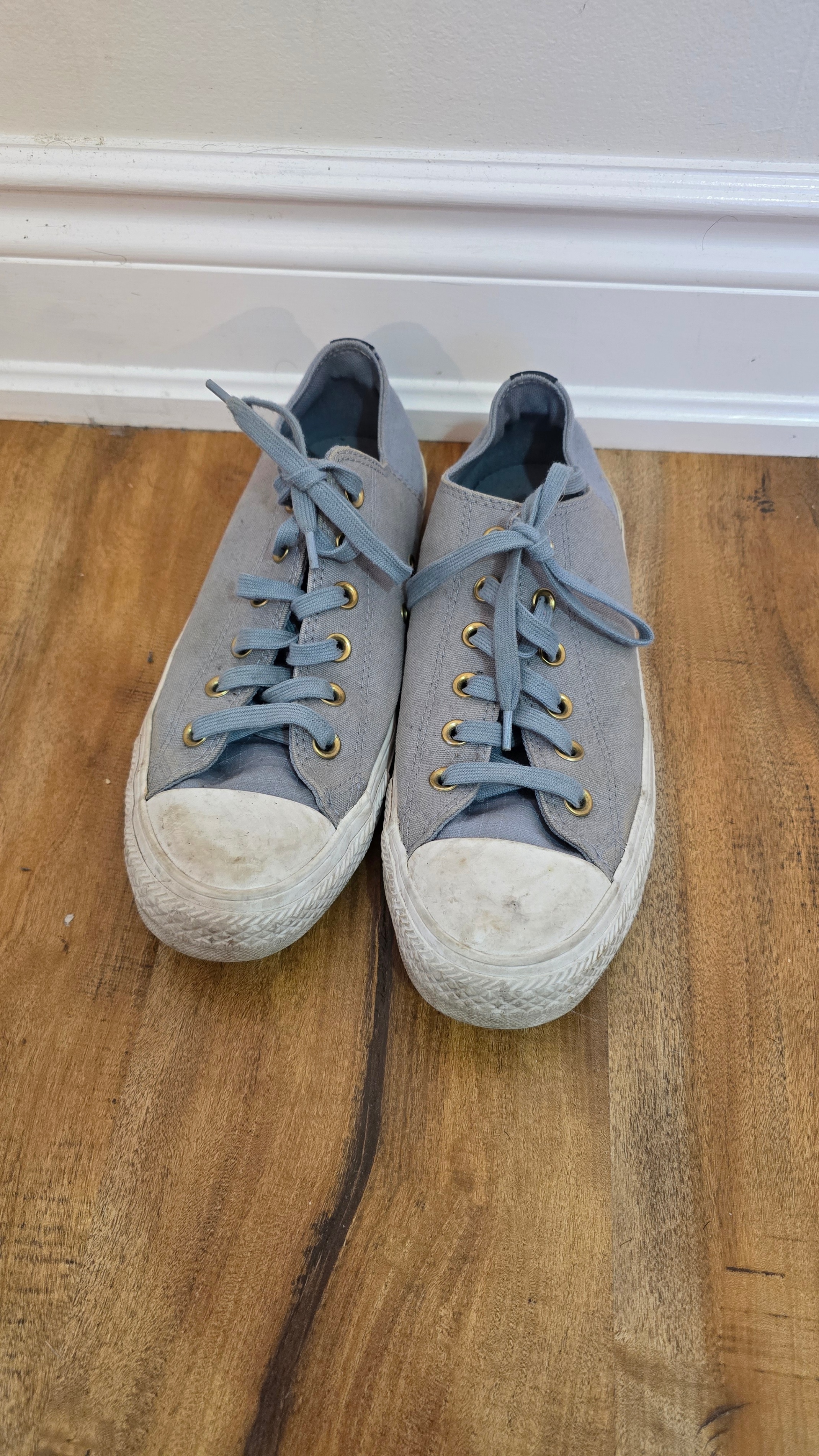 Converse All Star Sneakers, Size 8 (Unisex)