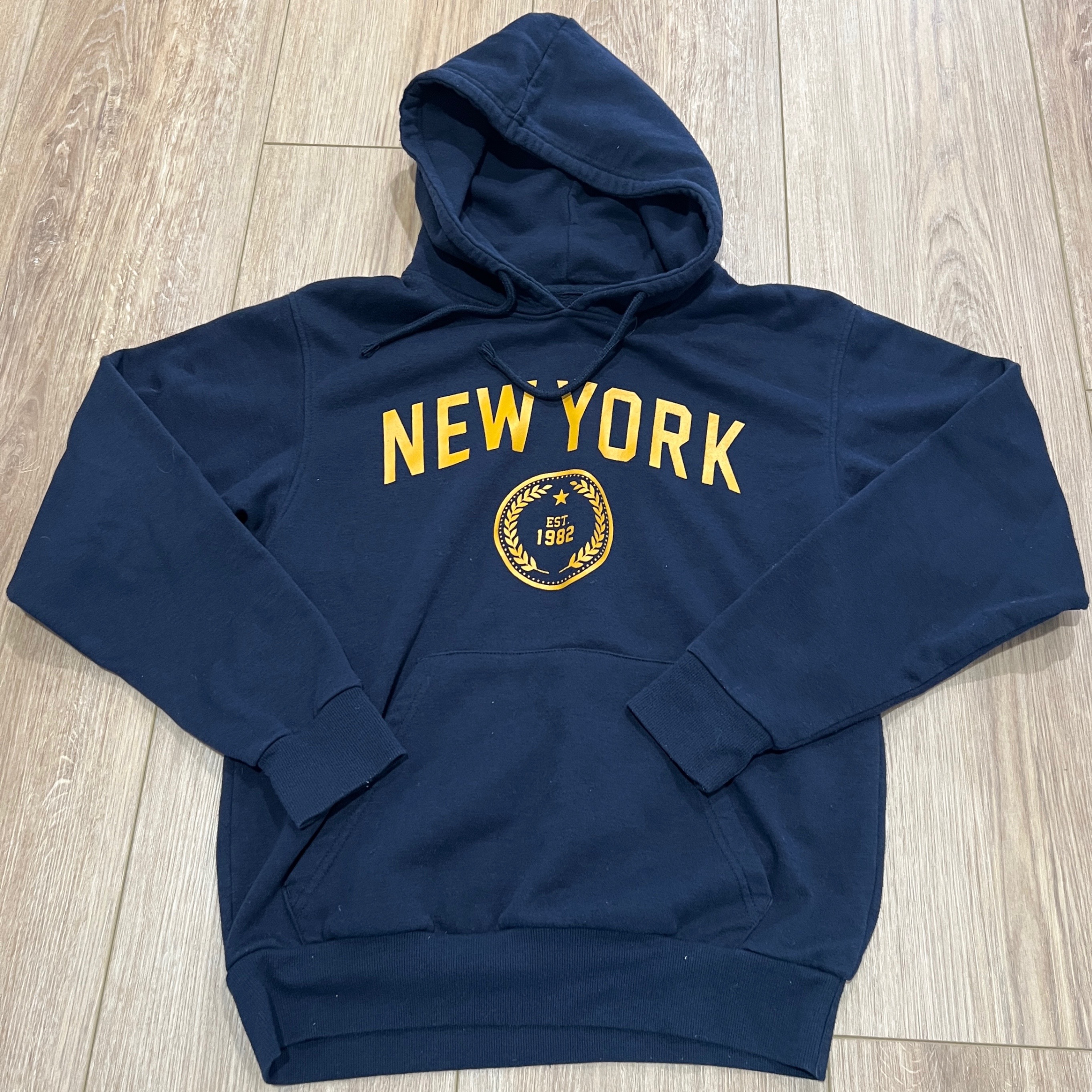 woman's sz small sweatshirts each - photo 3
