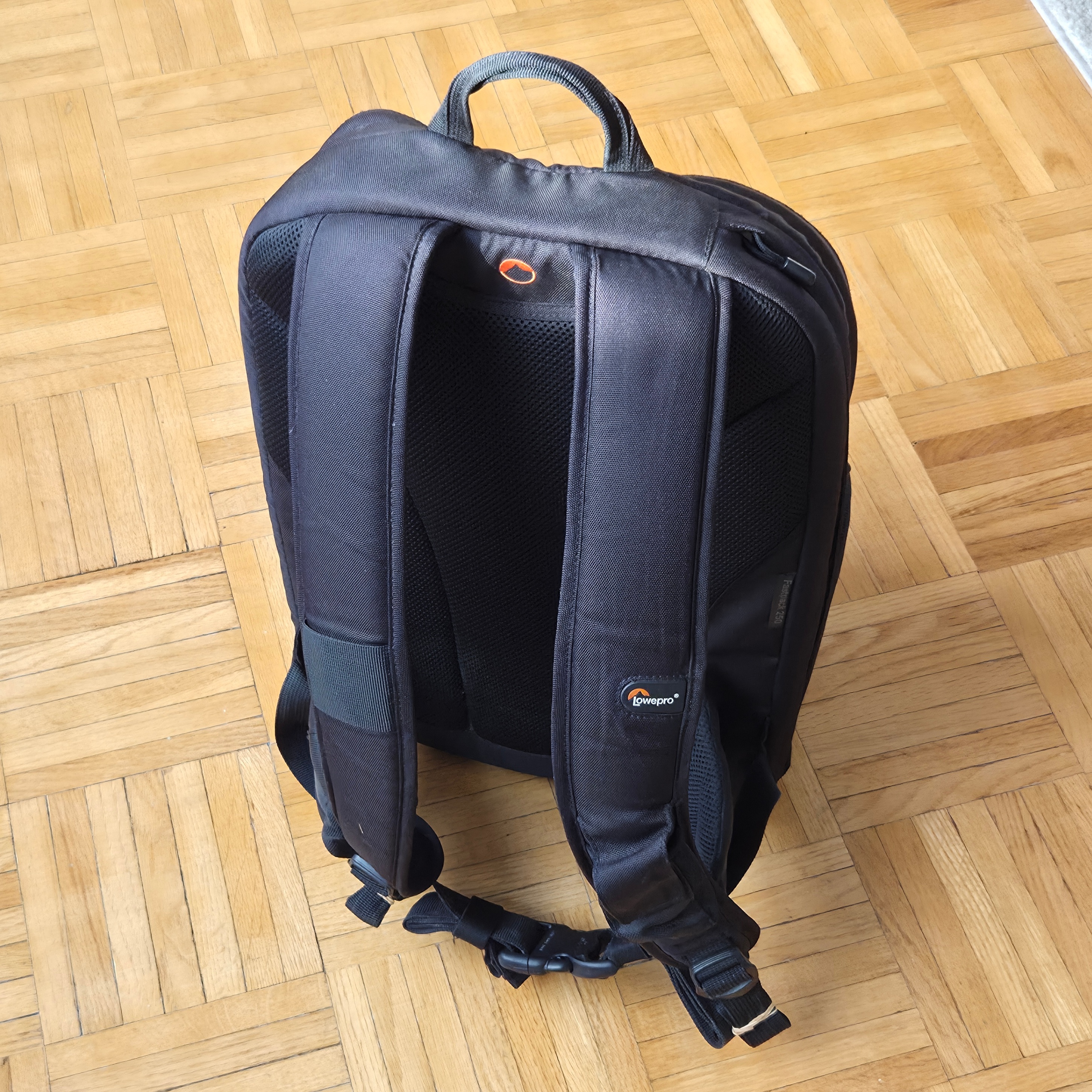 Lowe Pro Fastpack 250 Camera and Laptop Bag - photo 5