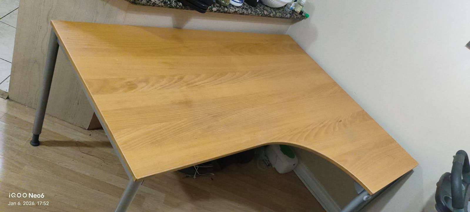 🖥️ Large Corner Computer Desk – Sturdy | Excellent Condition - photo 2