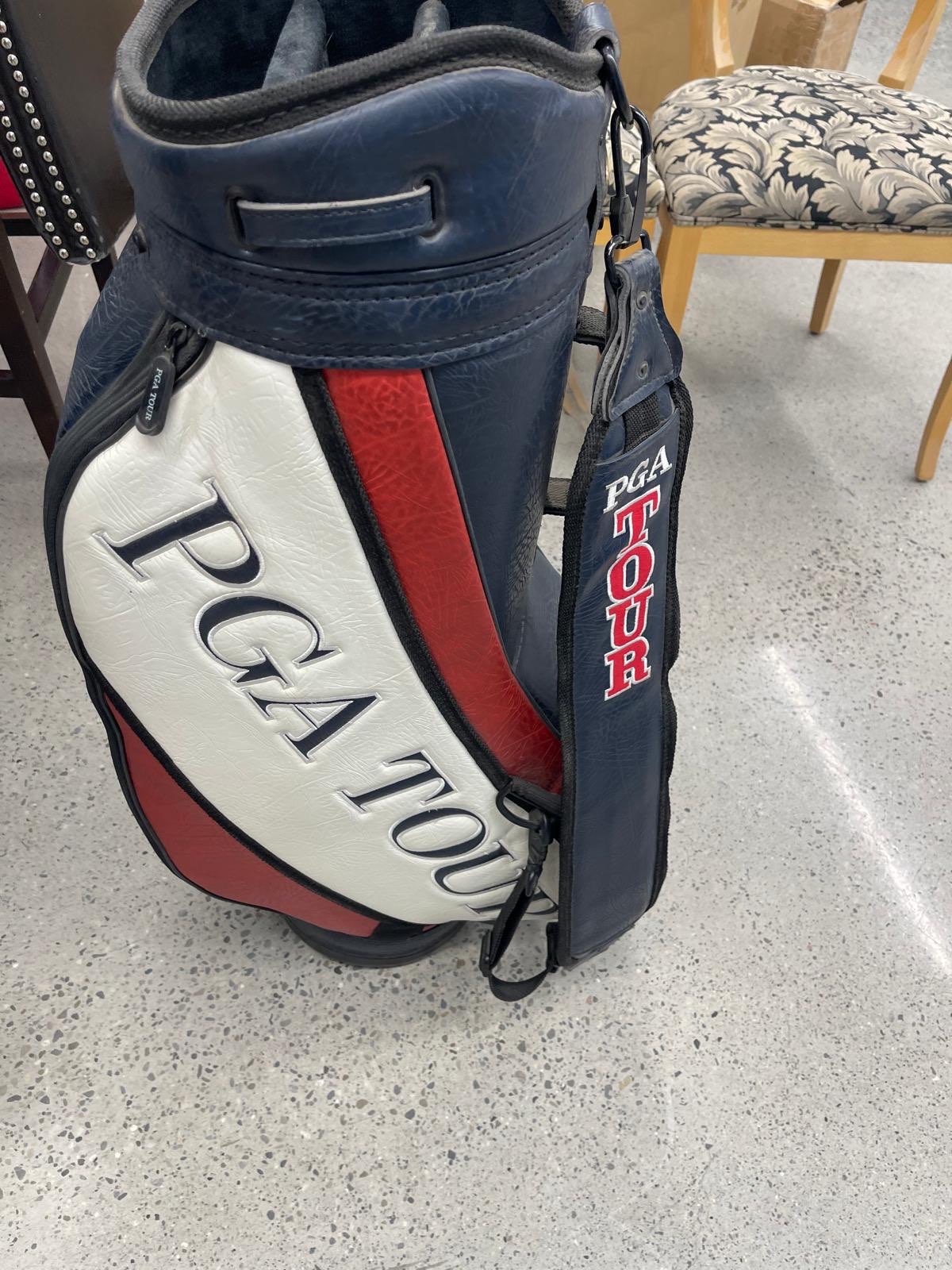 Authentic PGA Tour Golf Bag - autographed by Mike Weir - photo 4