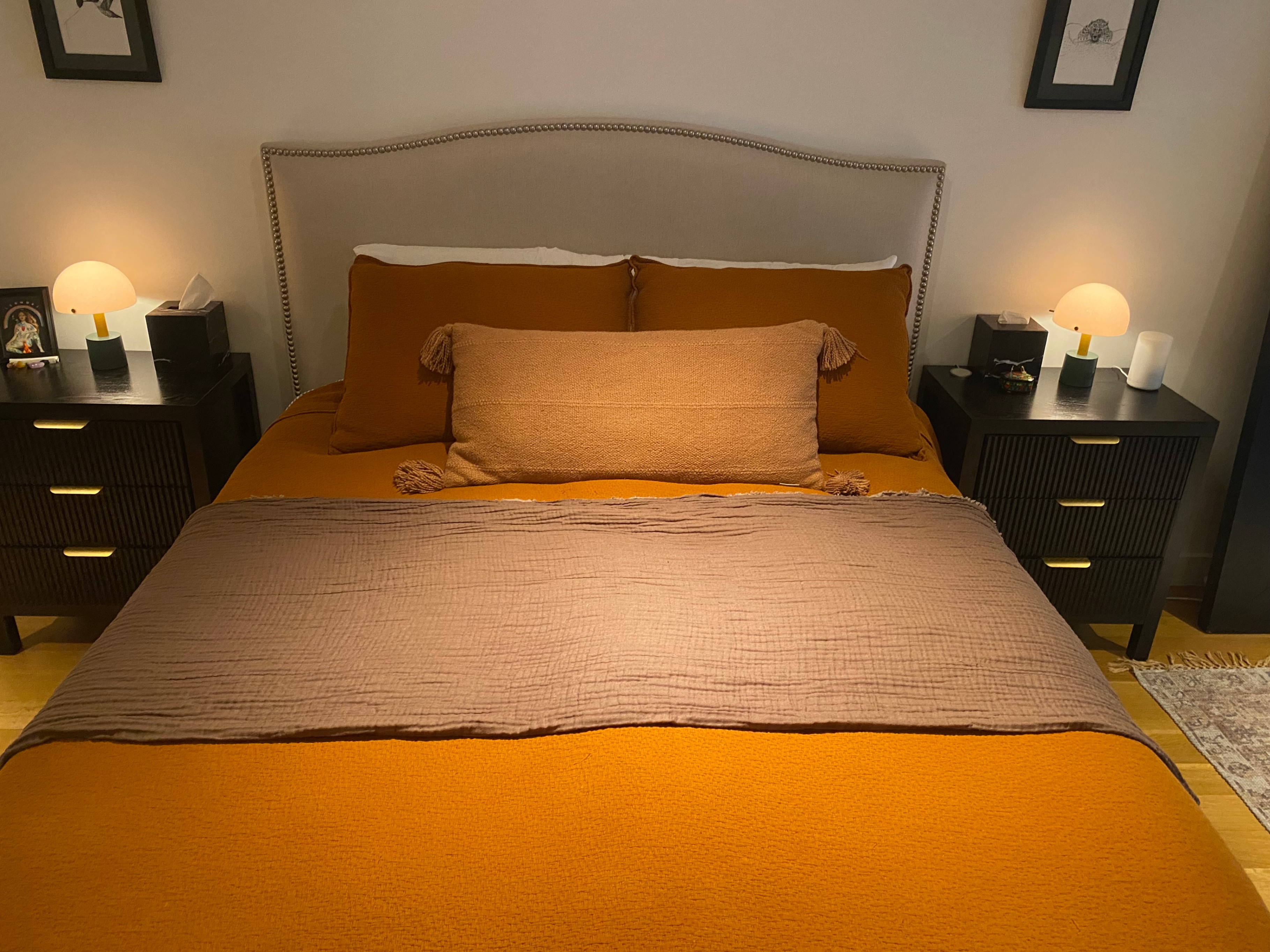 Like new Crate & Barrel Queen Bed+Mattress -Linen, Storage Bed - photo 2