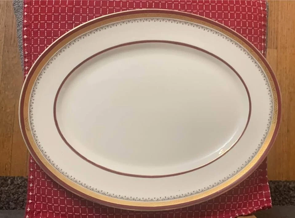 Rare Vintage Myotts Royal Crown 'The Crowning' Platter - photo 2