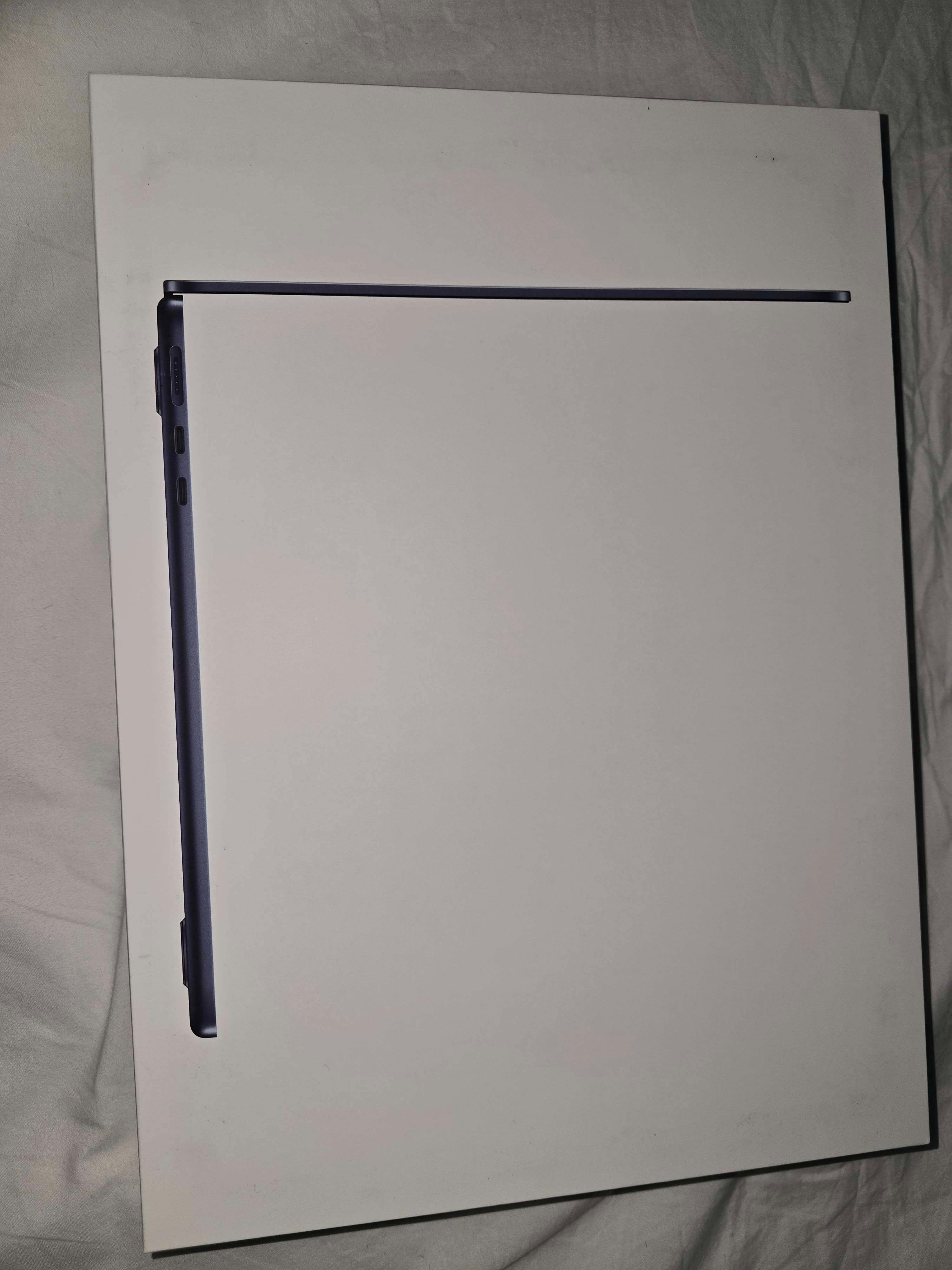 New Sealed Apple MacBook Air 13” (2025) – M4 | 16GB RAM | 256GB