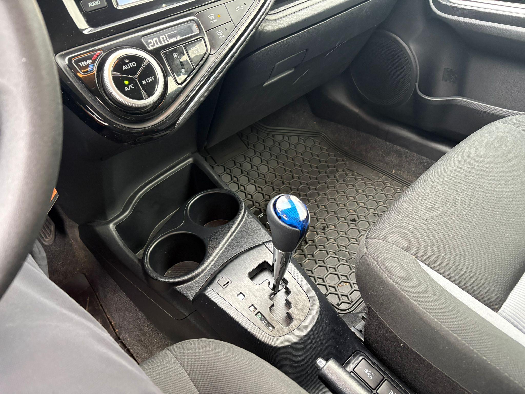 2019 Toyota Prius C - photo 4