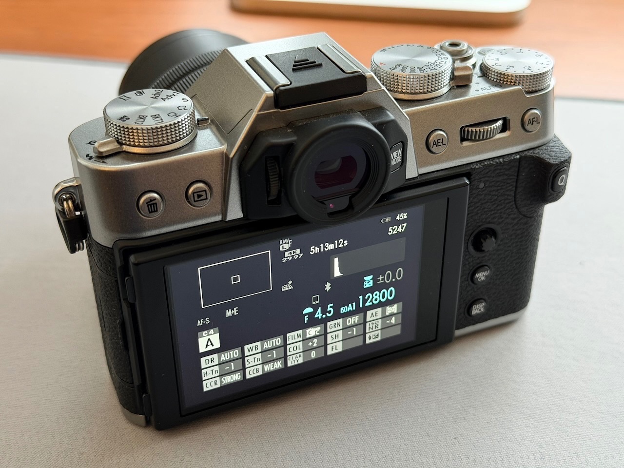 Fujifilm XT-30 II with XC 15-45 Kit Lens - photo 4