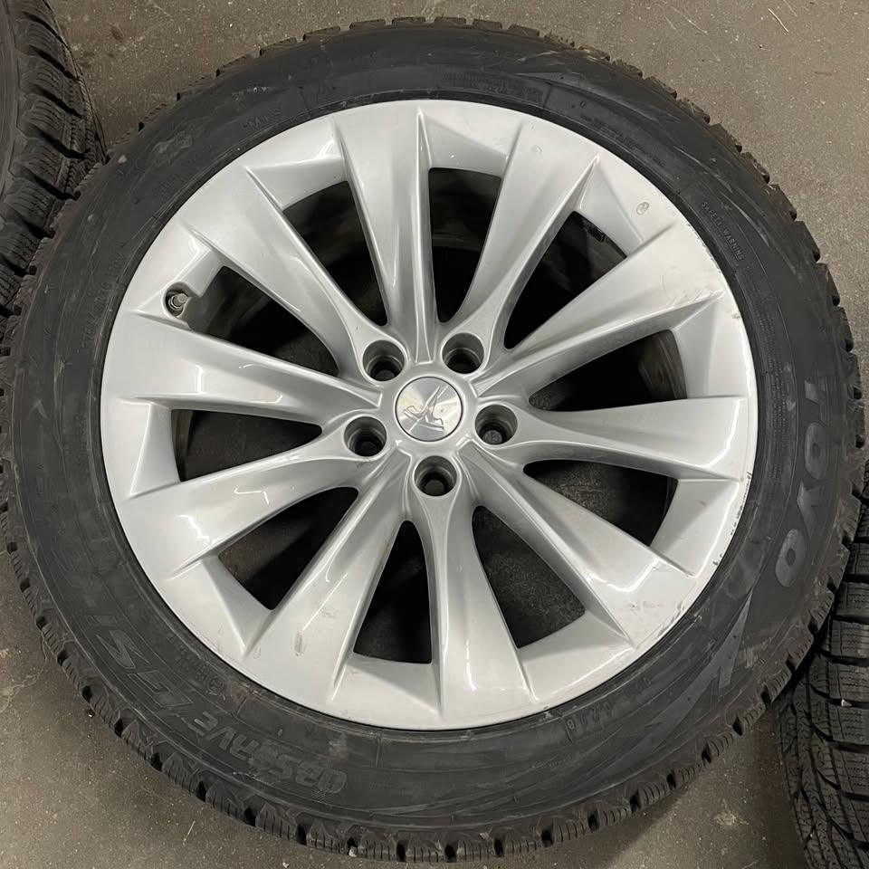 20 Inch OEM Tesla X Winter Package - photo 2