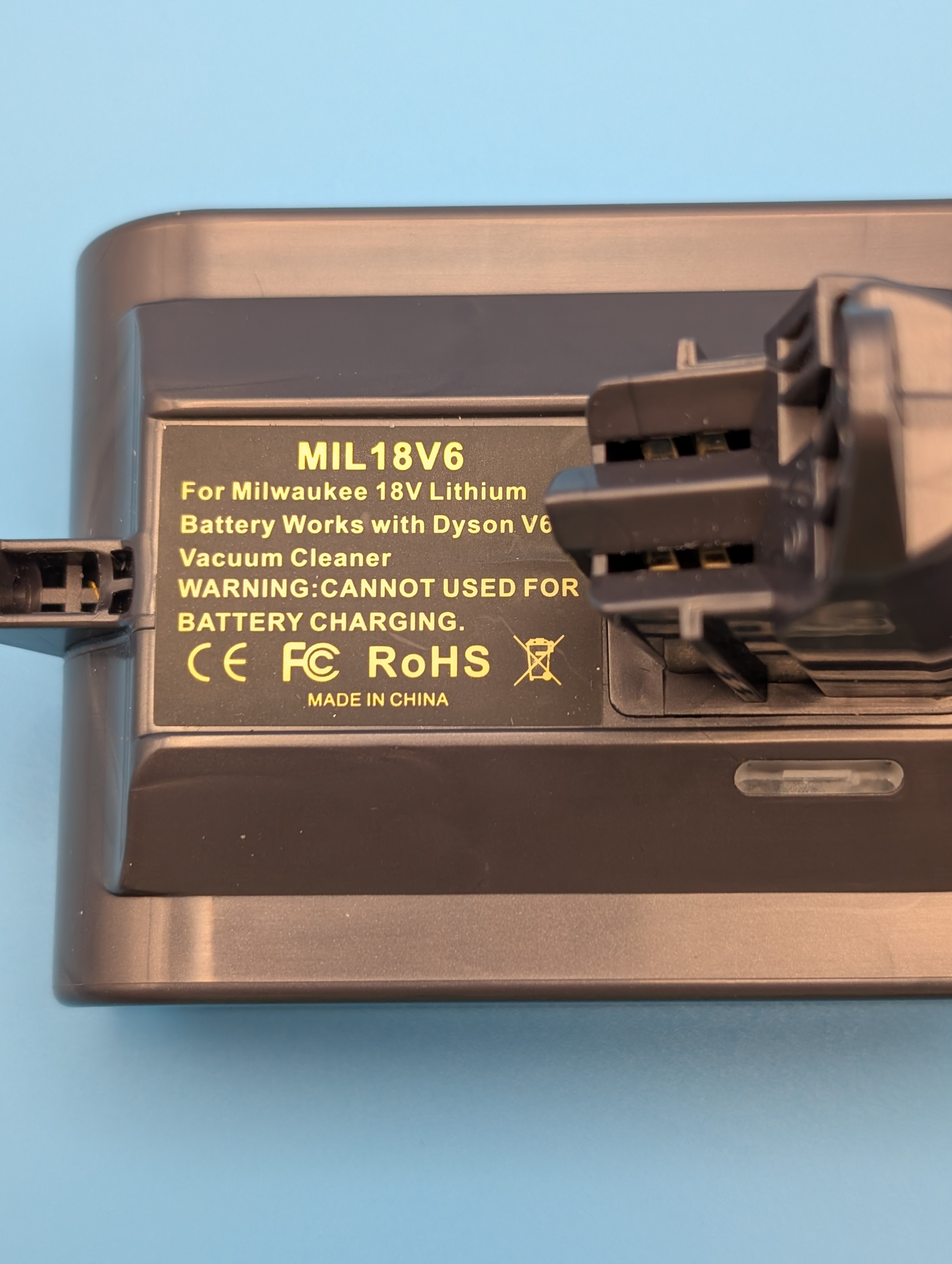 Milwaukee 18V Battery Adapter For Dyson Vacuum V6 - photo 4
