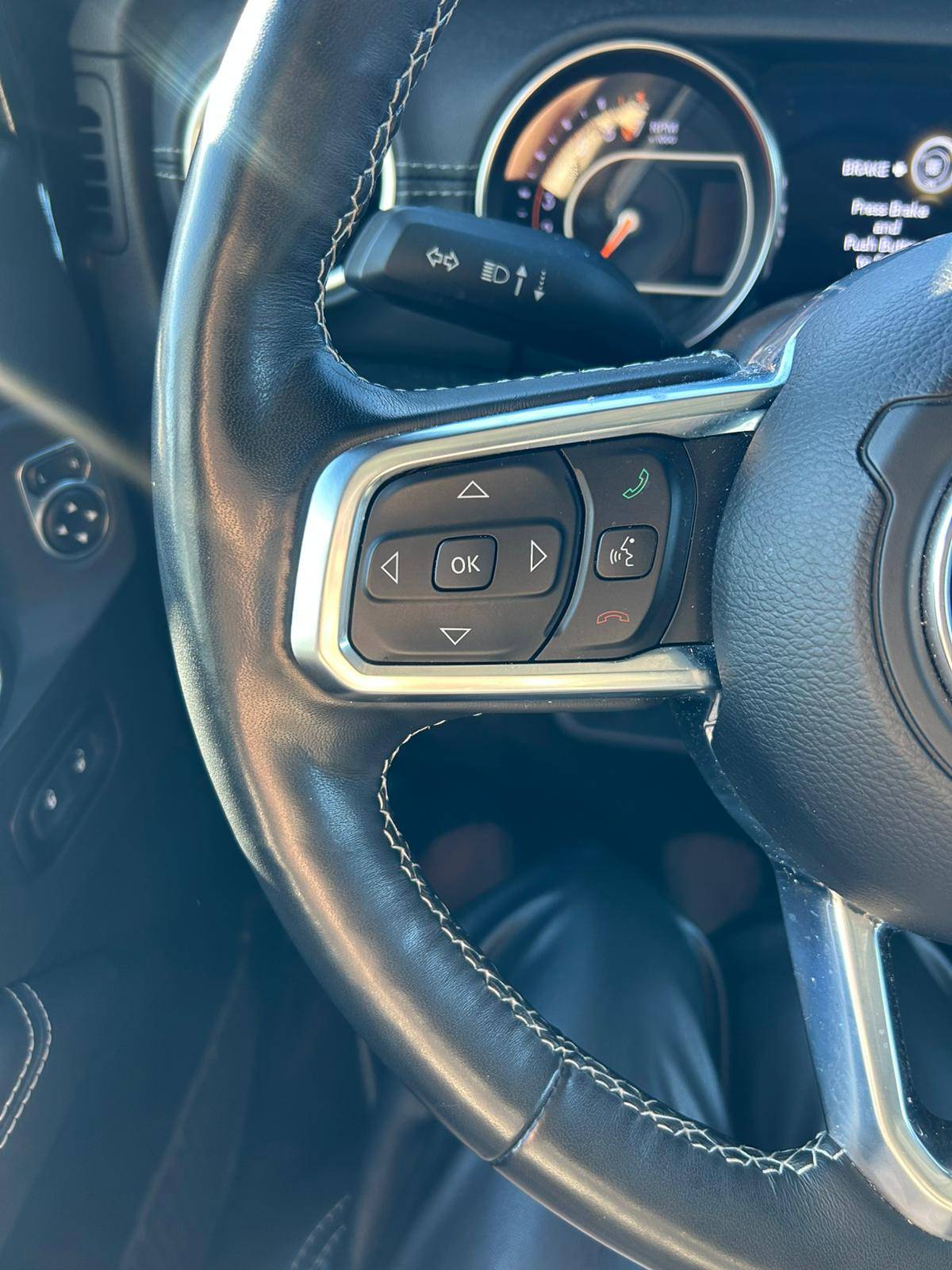 2020 Jeep Wrangler Sahara - photo 3