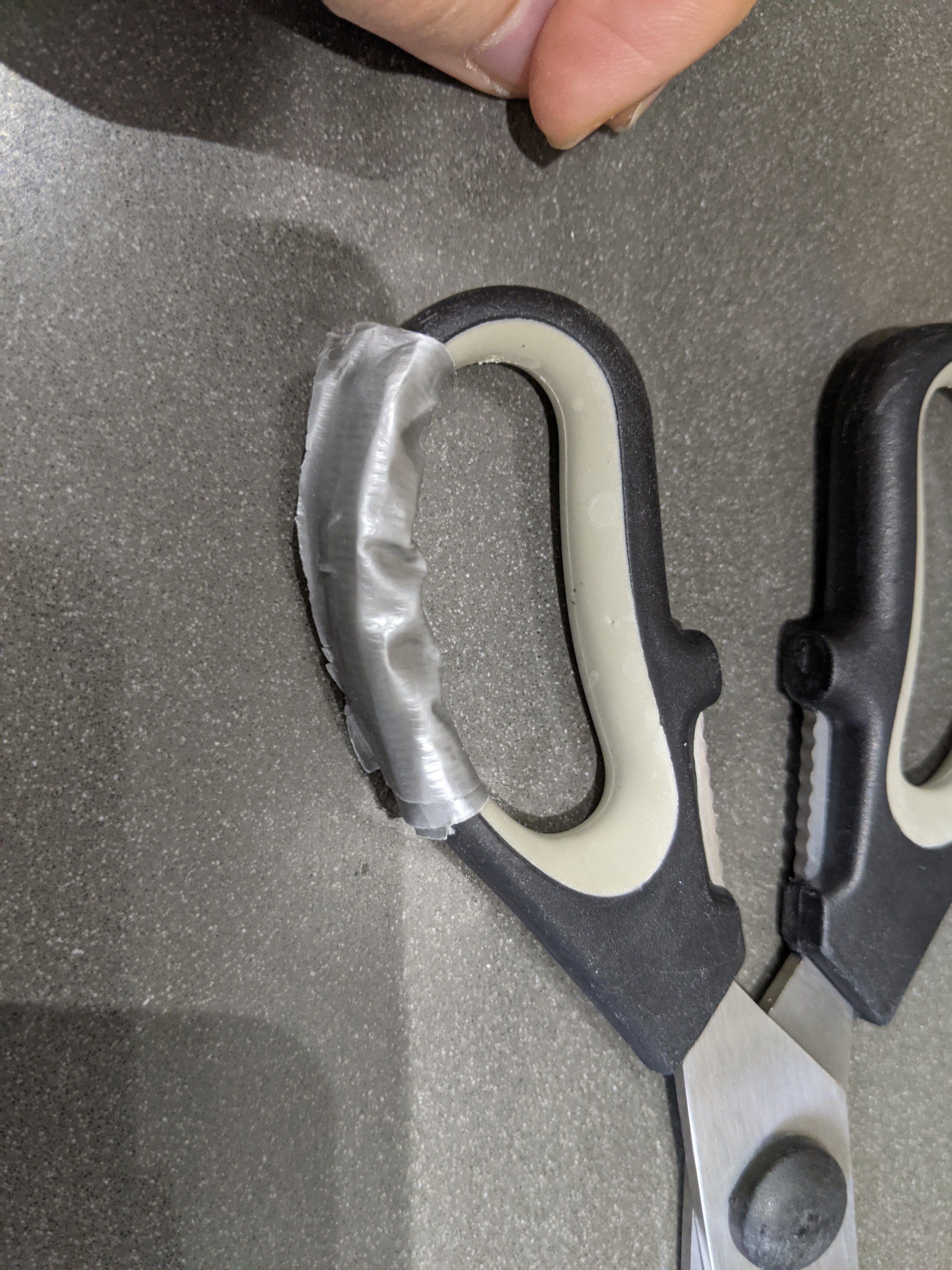 Multi-Purpose Kitchen Scissors [broken handle] - photo 2