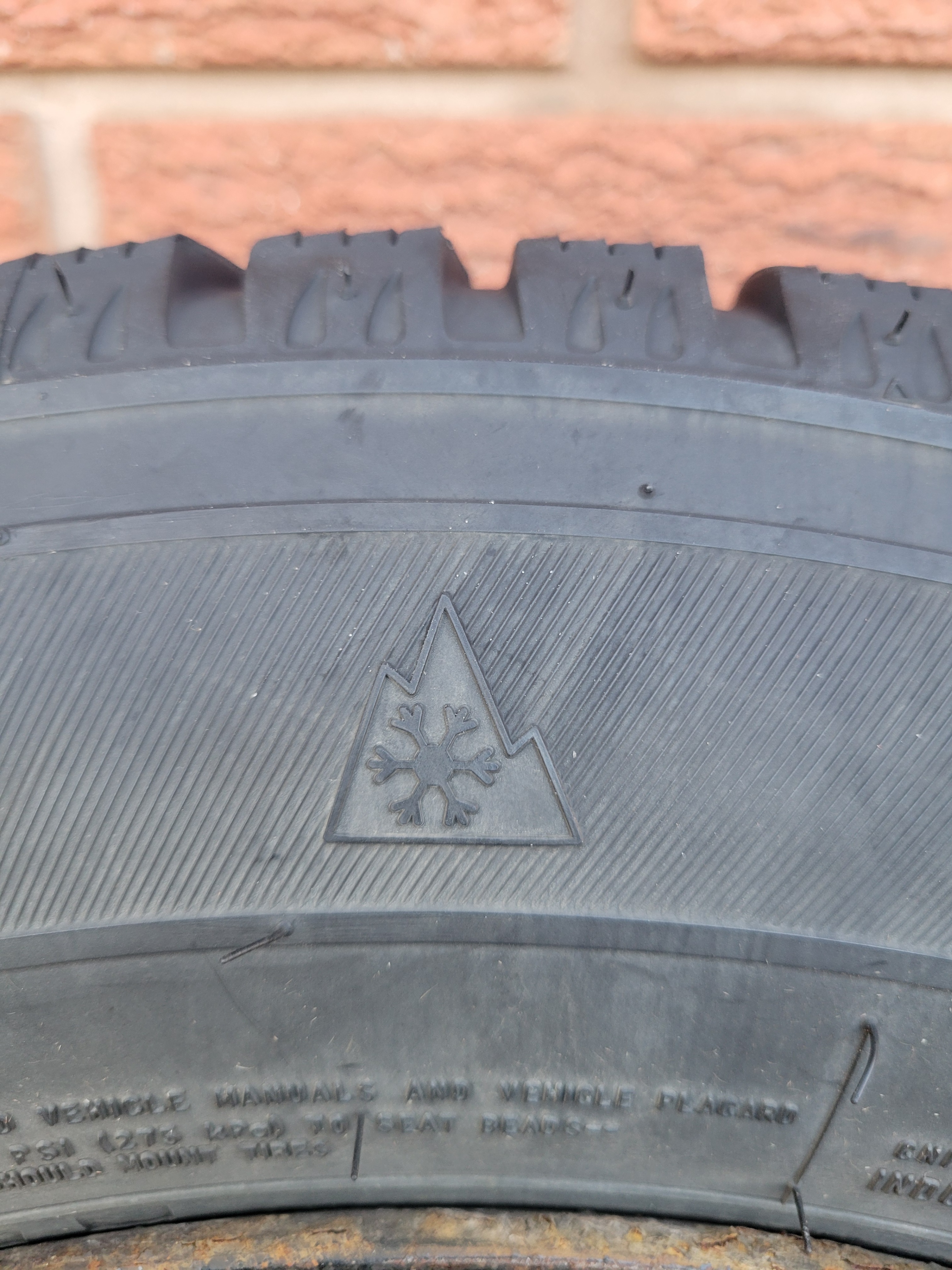 New 16 in Winter Tires With Rims 205/65R16 - photo 4