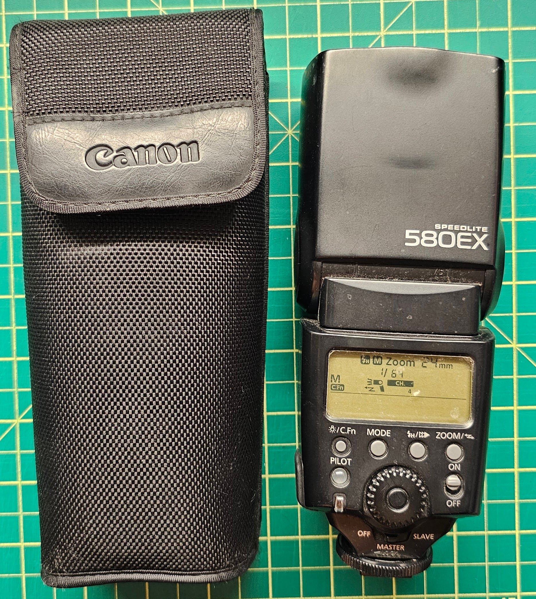 Canon 580ex apeedlite with 3 flash diffusers