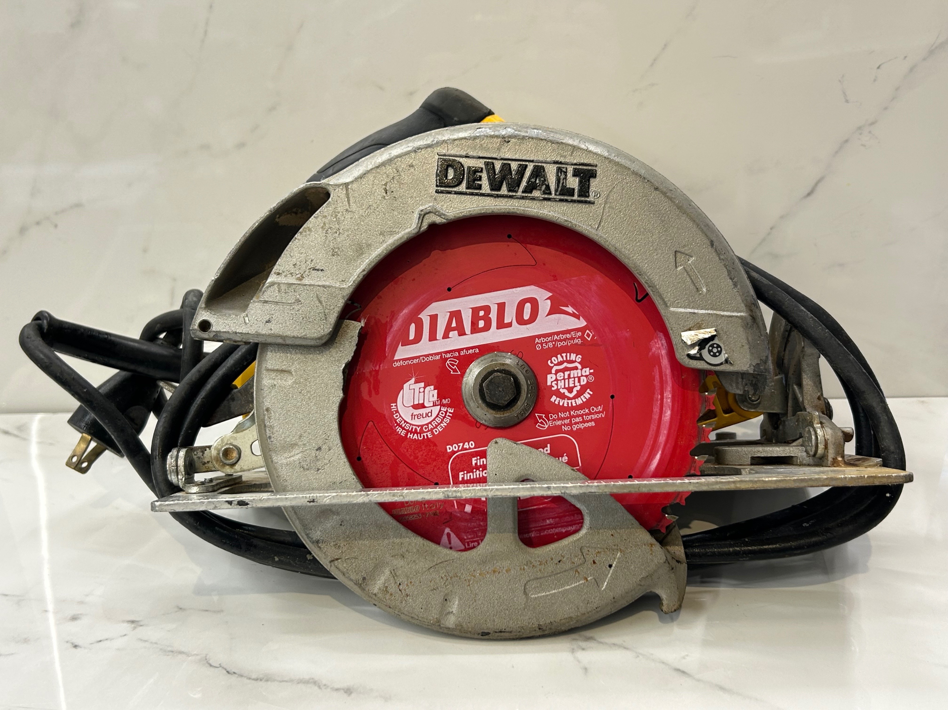 Dewalt 15amp 7-1/4 Inch Corded Circular Saw