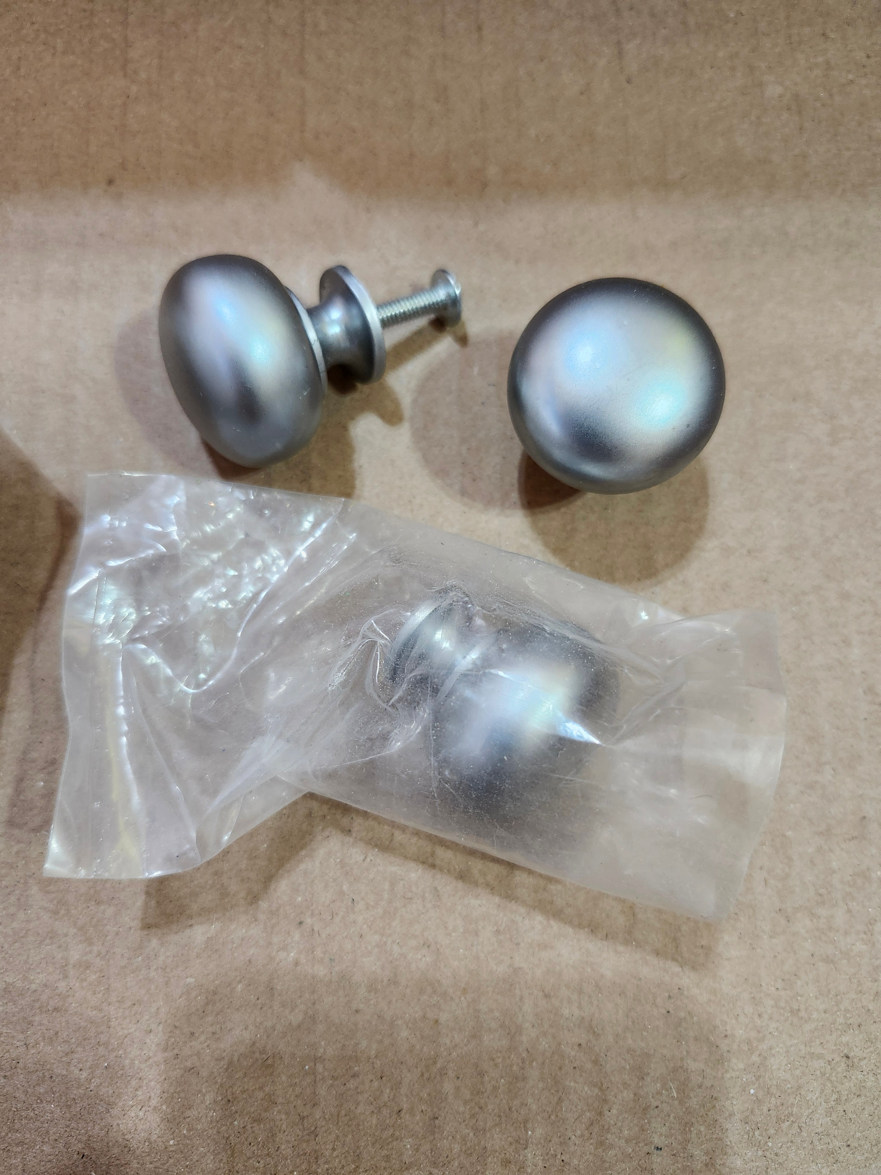 Drawer pulls x 19🥕