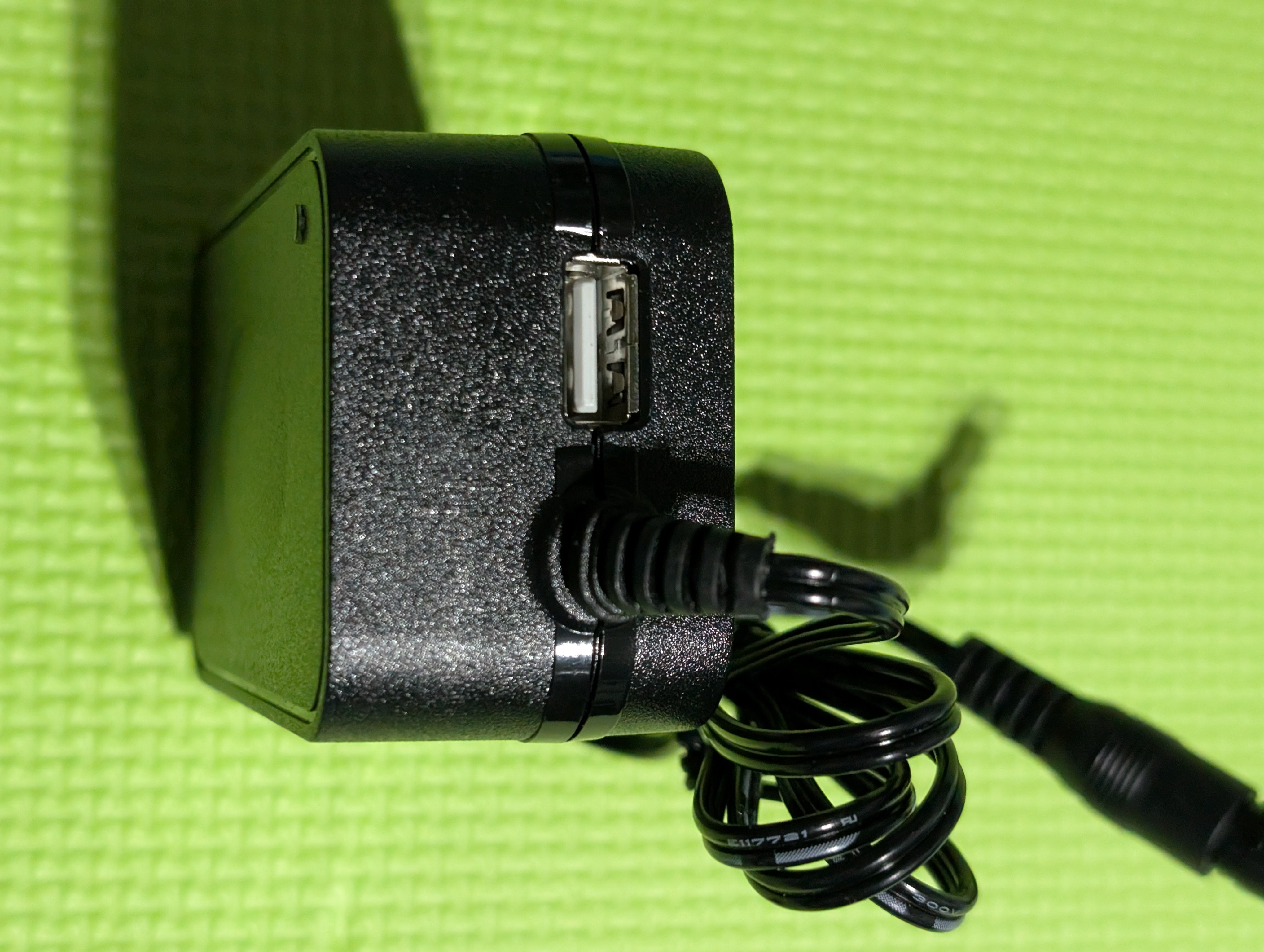 Universal AC/DC Power Adapter (Multi-Volt) - photo 4
