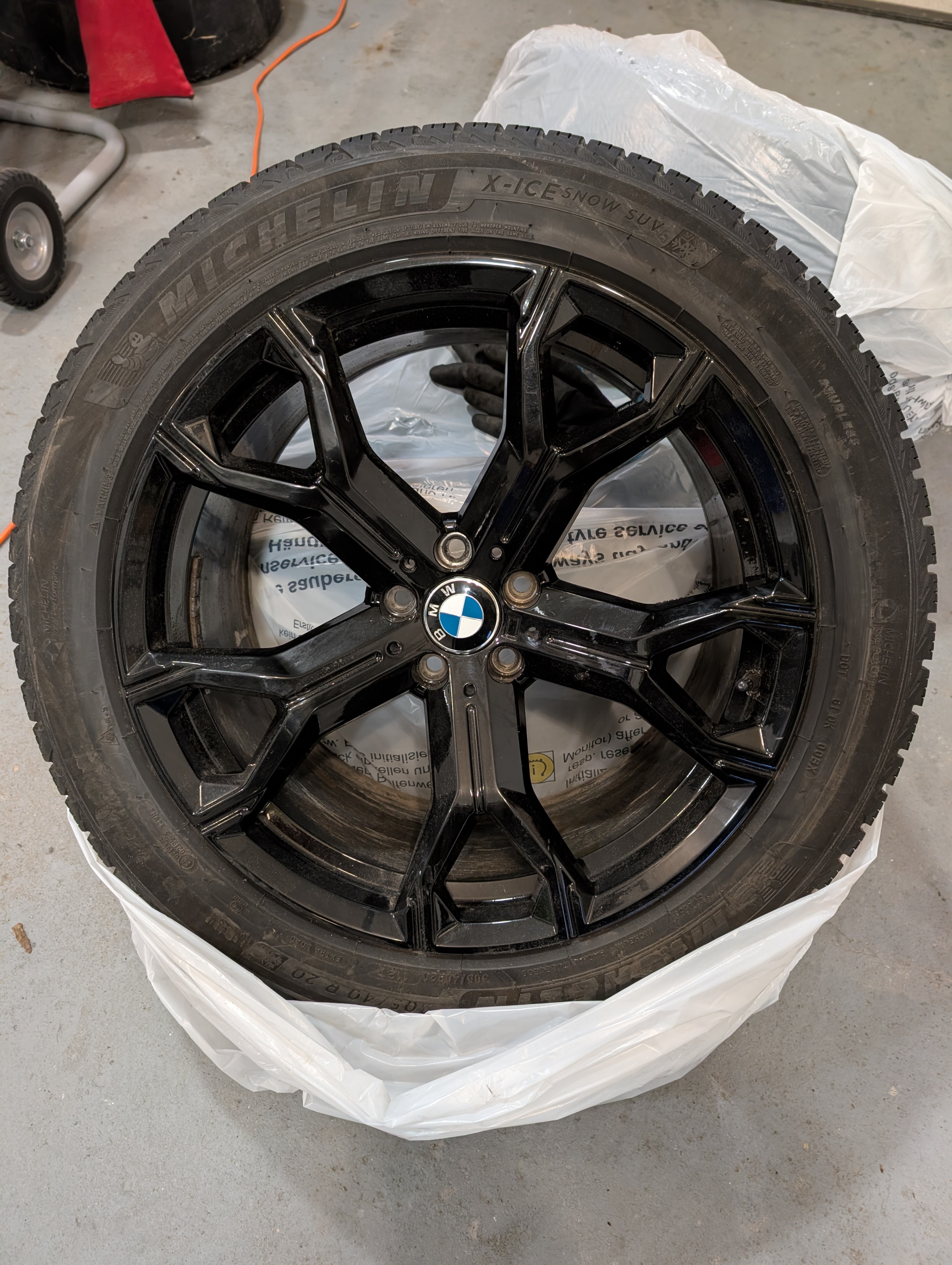 BMW X5 G05 Staggered Winter Rims and Tires - photo 5