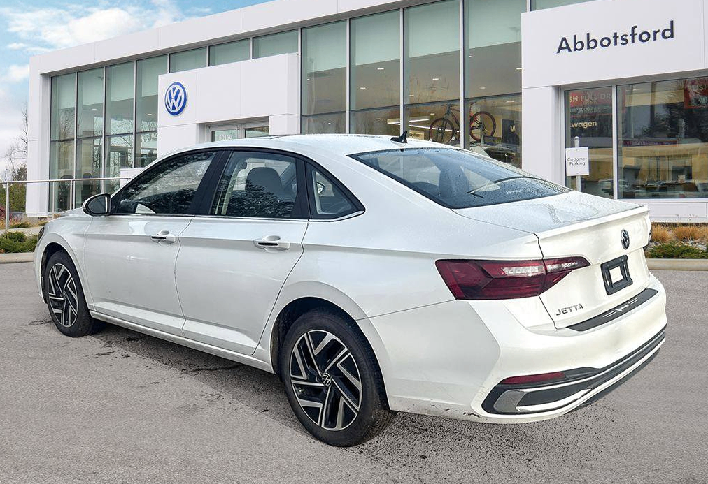 2024 Volkswagen Jetta Highline - photo 2