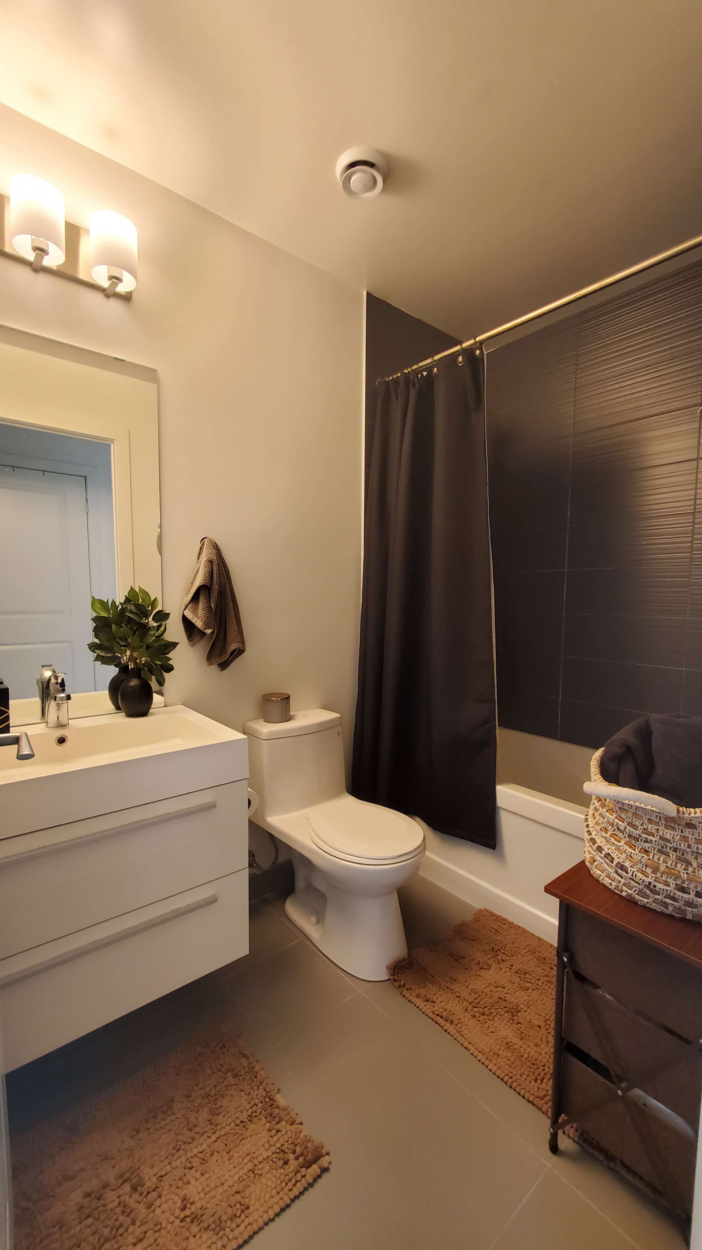 Modern 1+1 Condo in Downtown Markham! - photo 5