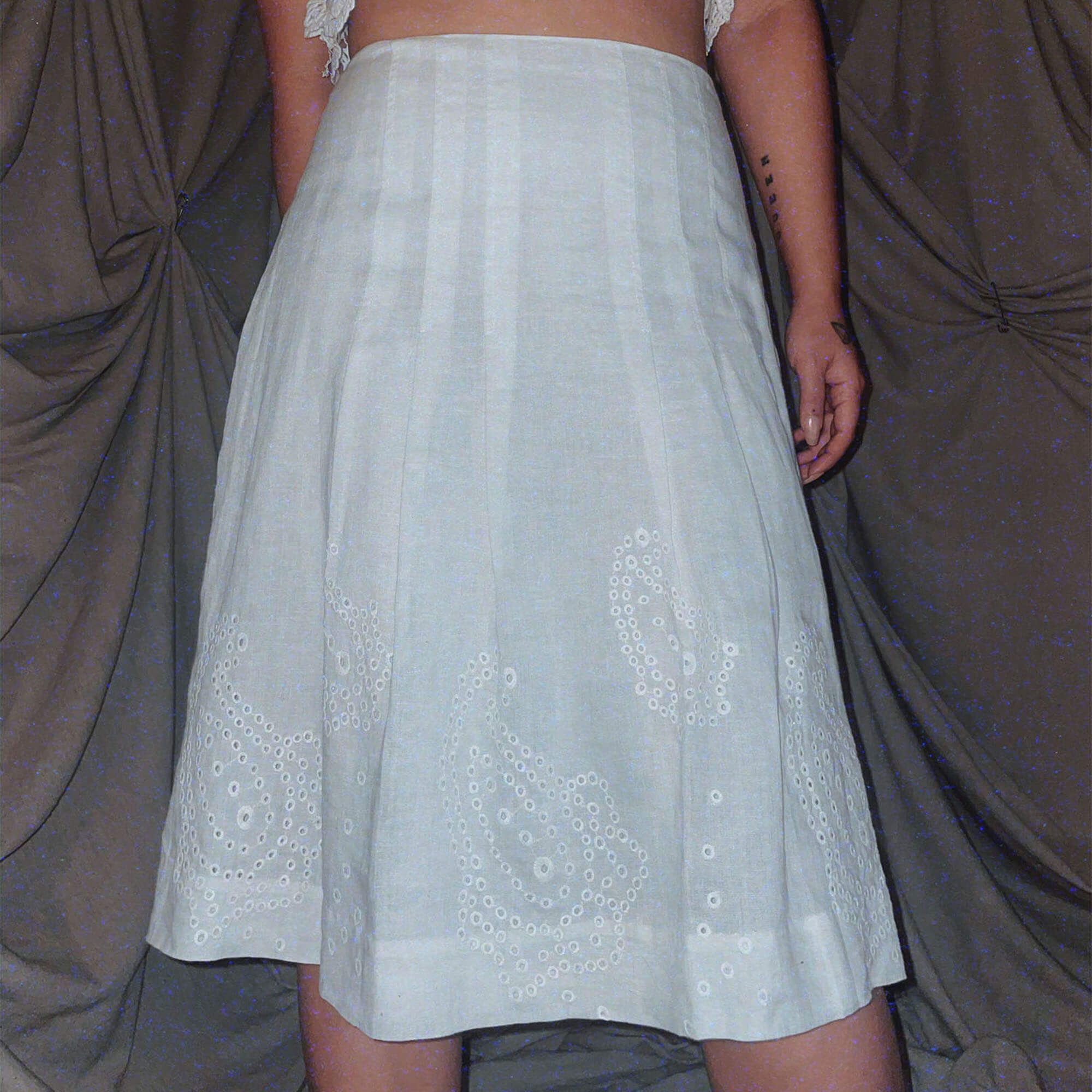 Vintage Paisley Skirt ★ white midi embroidered