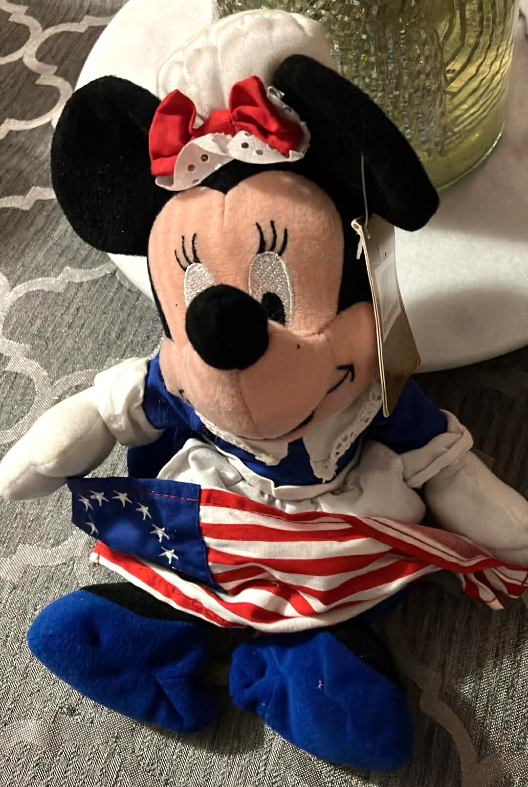 Disney Store Minnie Mouse Bean Bag Plush Betsy Ross with Flag 8" - photo 2