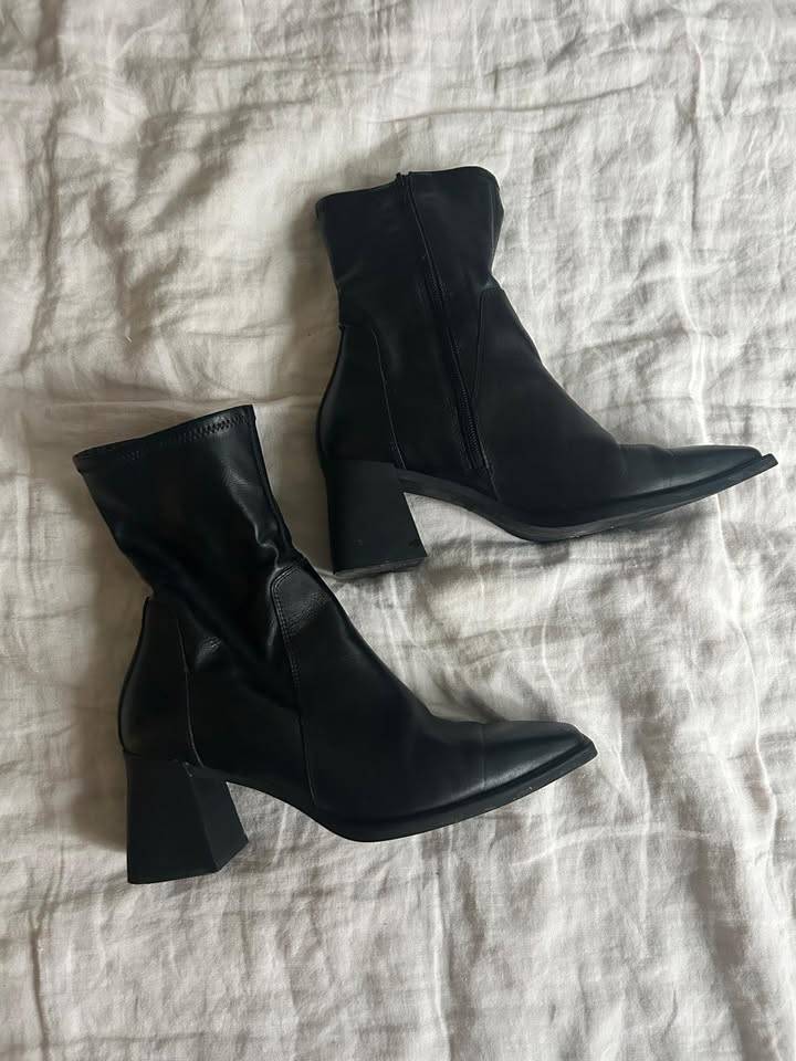 Vagabond Hedda Leather Ankle Boots (size 41) - photo 4