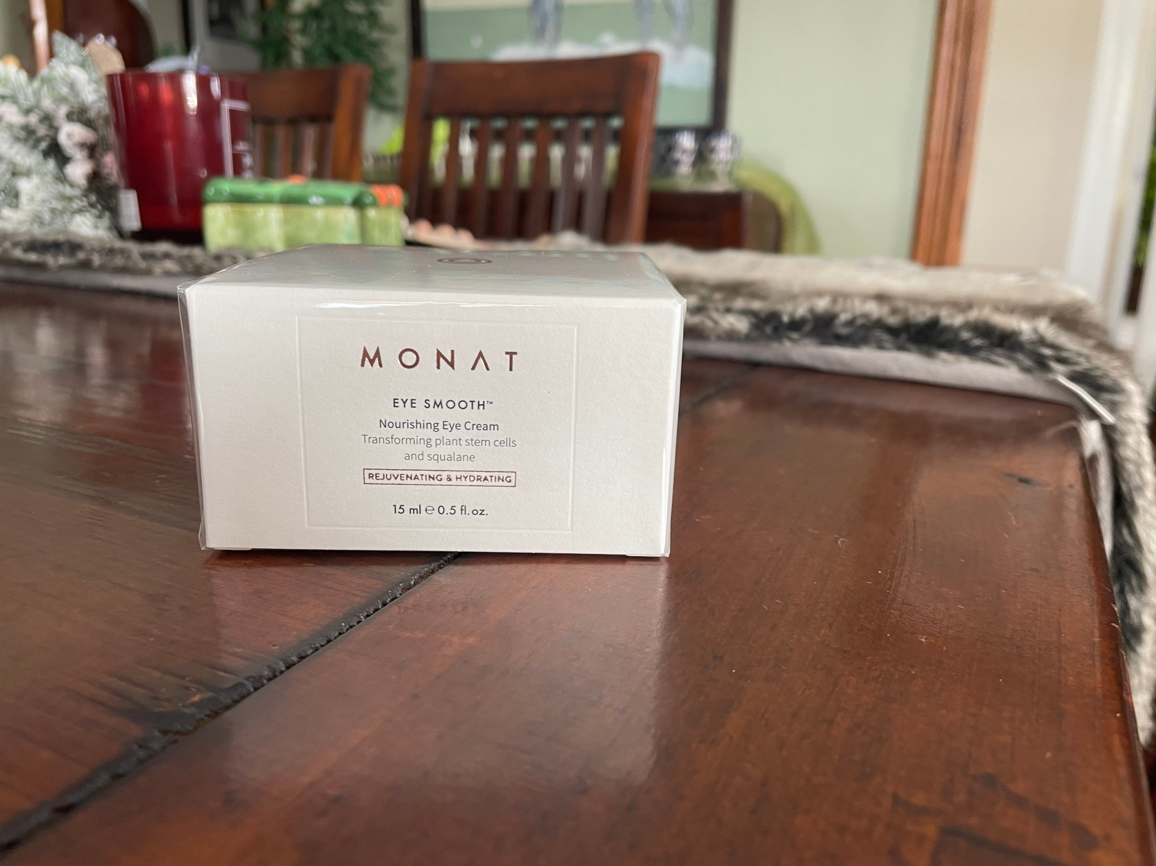 New & Unopened MONAT Eye Smooth