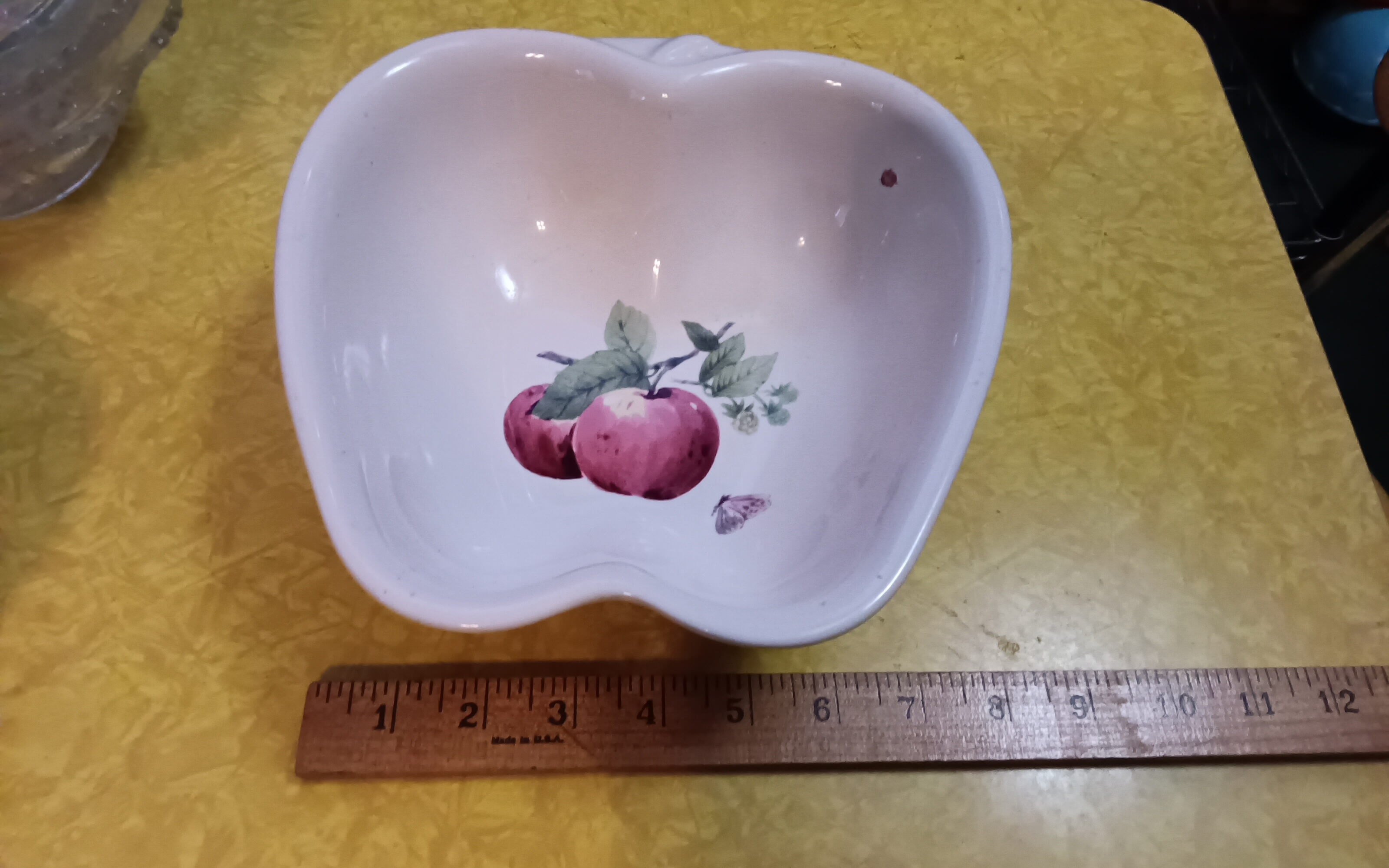 Apple bowl
