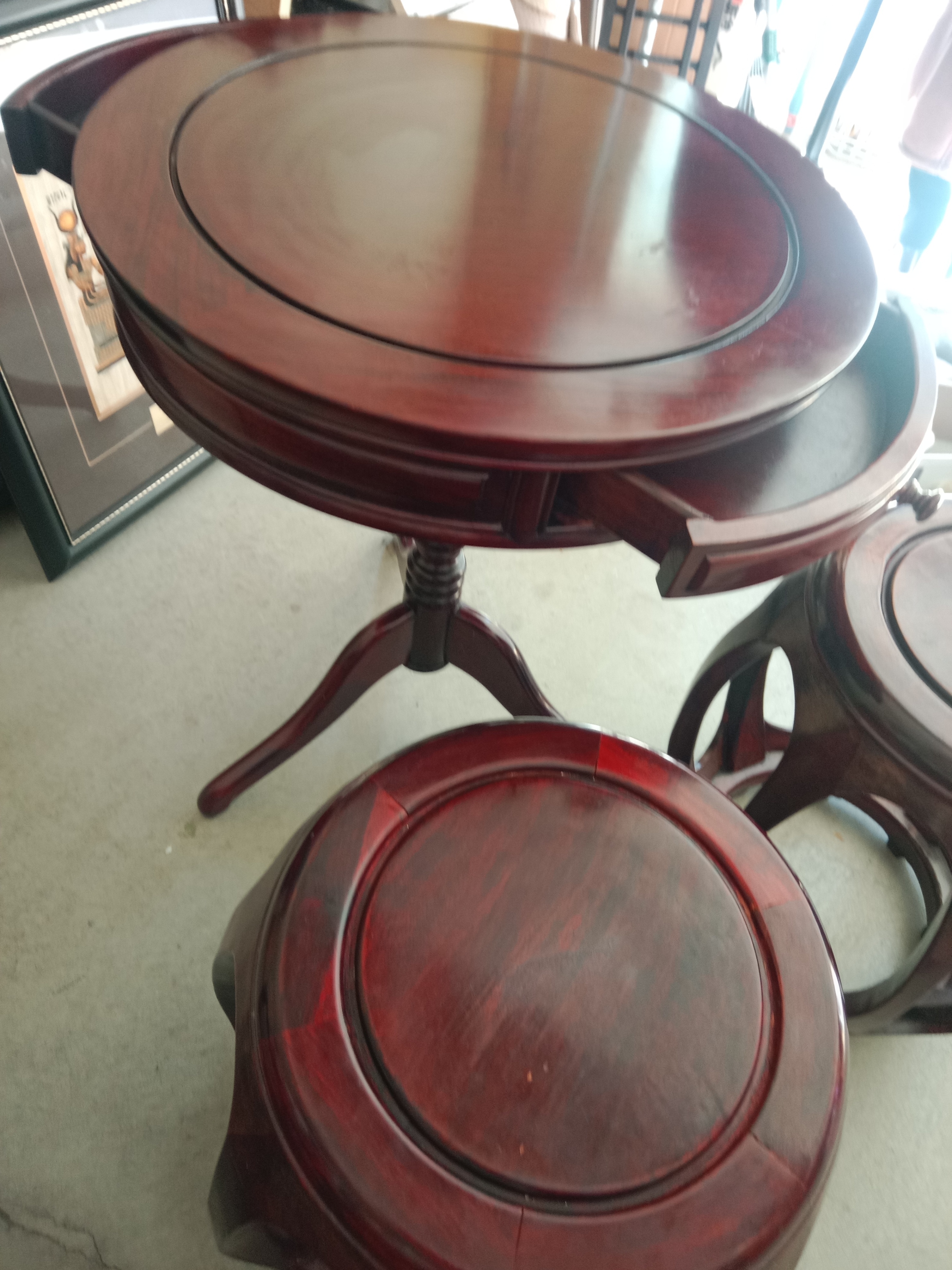 Round Rosewood Table with Two Stools - photo 2