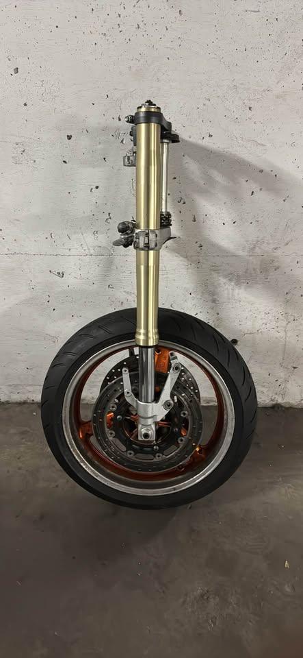 Yamaha R1 forks