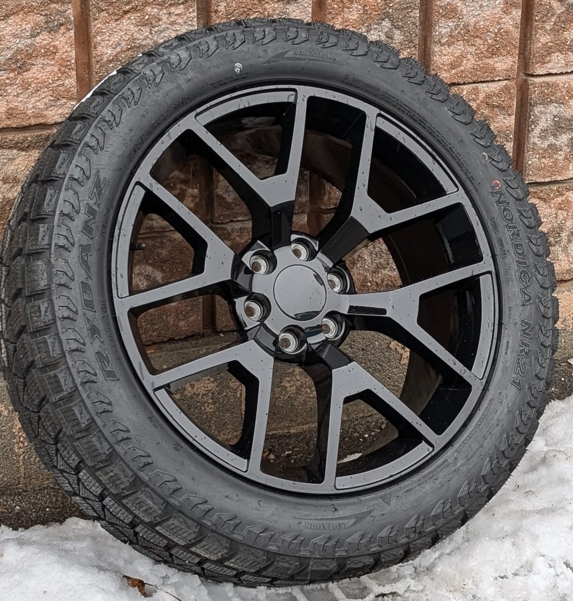 NEW 22”R162(6x139)+275/50/R22 Snows-Escalade/Sierra/Yukon/Tahoe - photo 2