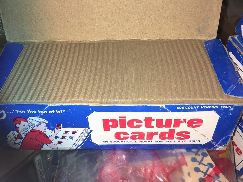 Vintage Picture Cards Vending Pack