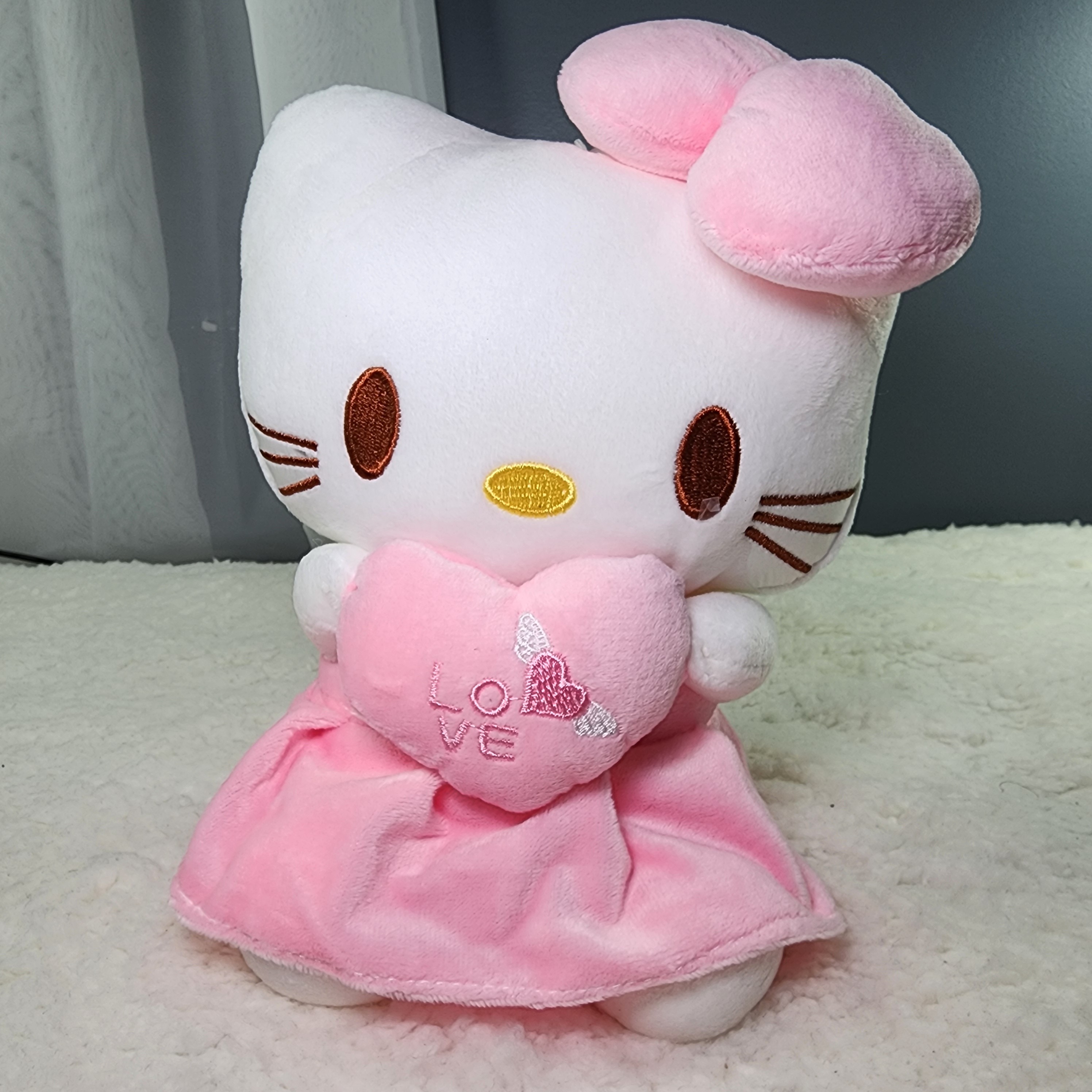 Hello Kitty Plush 7.5 inch, New.