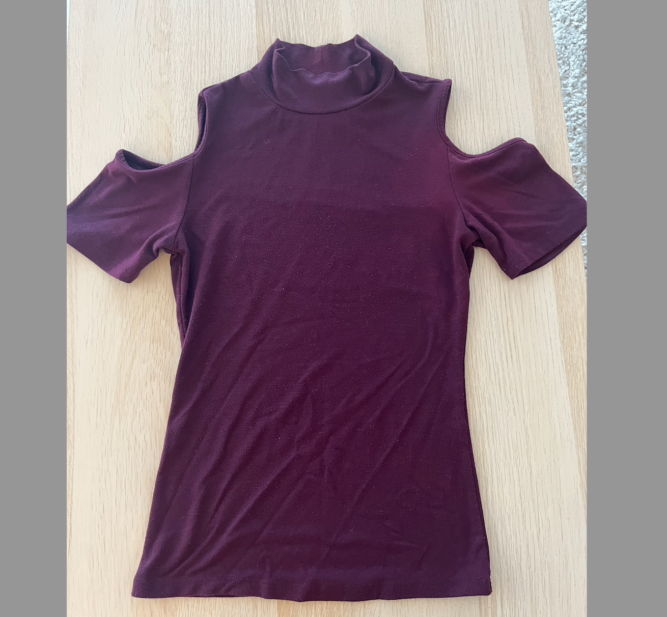 Shoulder Cut-Out Turtleneck Cropped T-Shirt