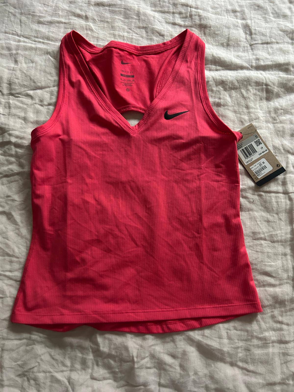 Nike Tennis Shirt NWT (Size XS)