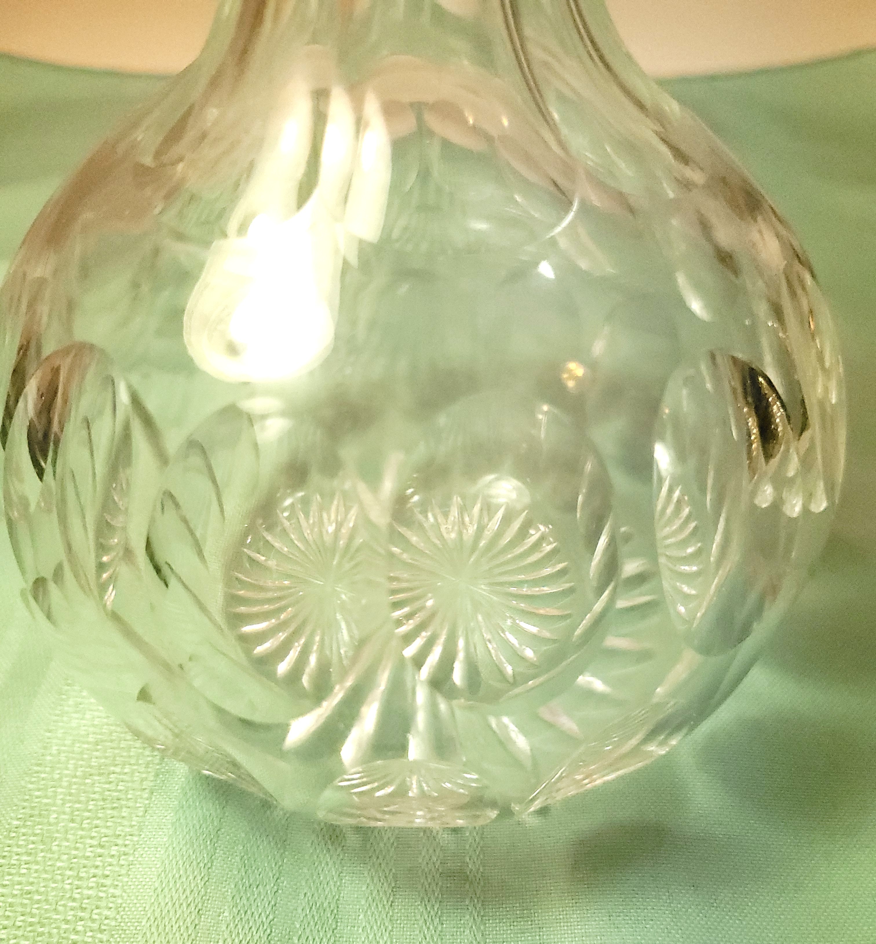 1960s Starburst Diamond Pressed Glass Decanter w/ Stopper 9" - photo 5