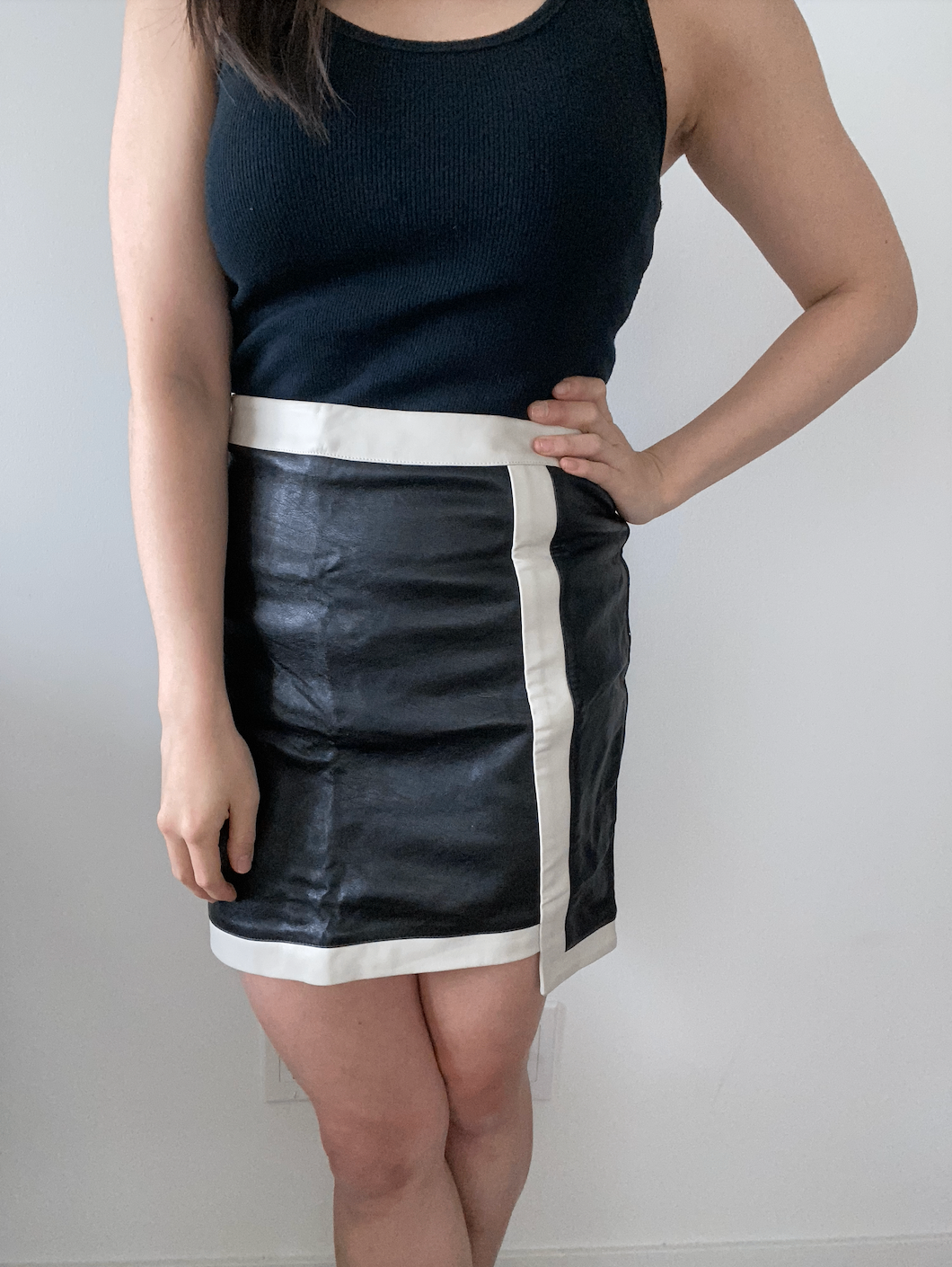 [NEW] Lulu's Fake Leather Skirt