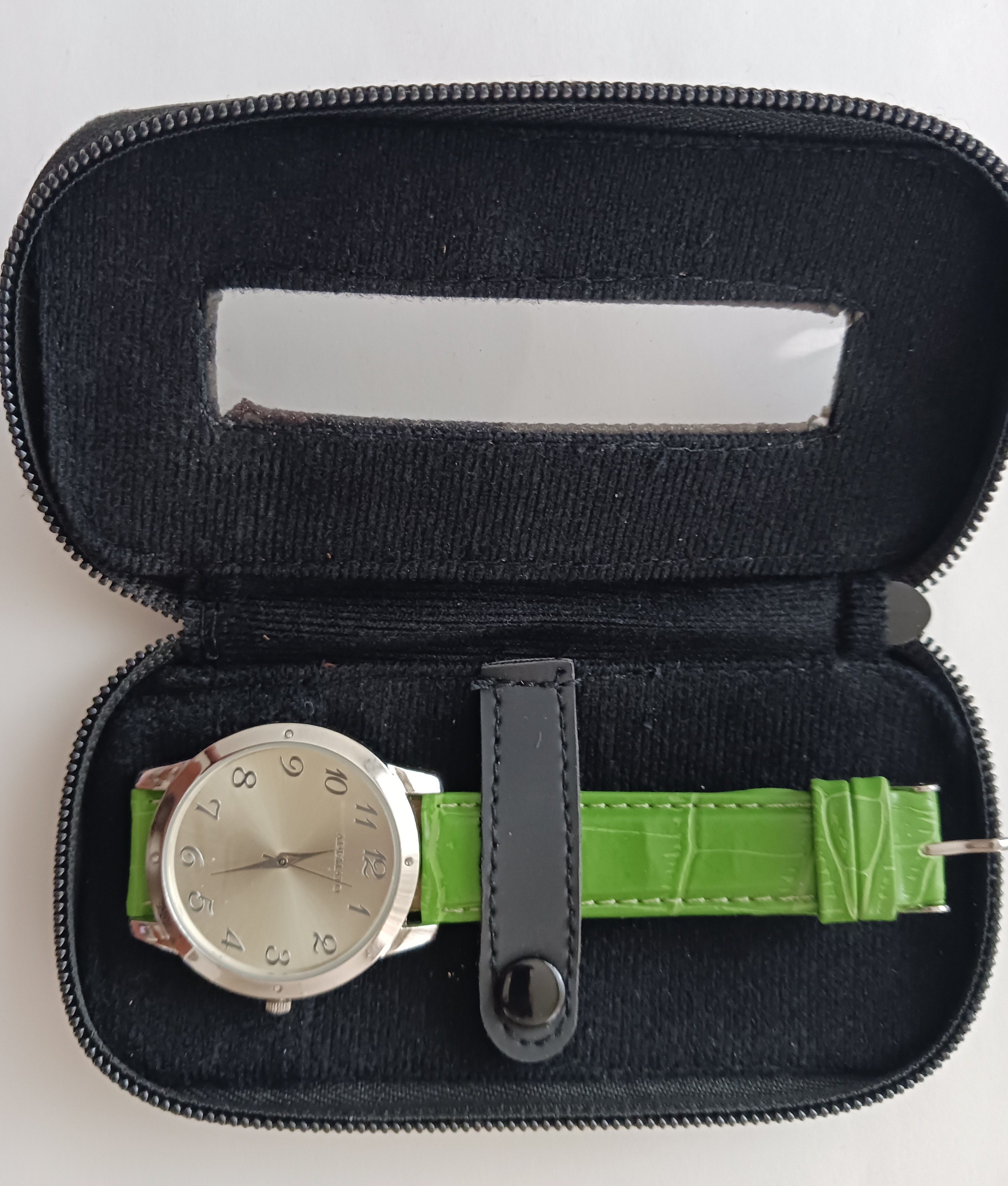 ADEMATO Unisex Quartz Wrist Watch W/4 x Diamonds & Leather Band