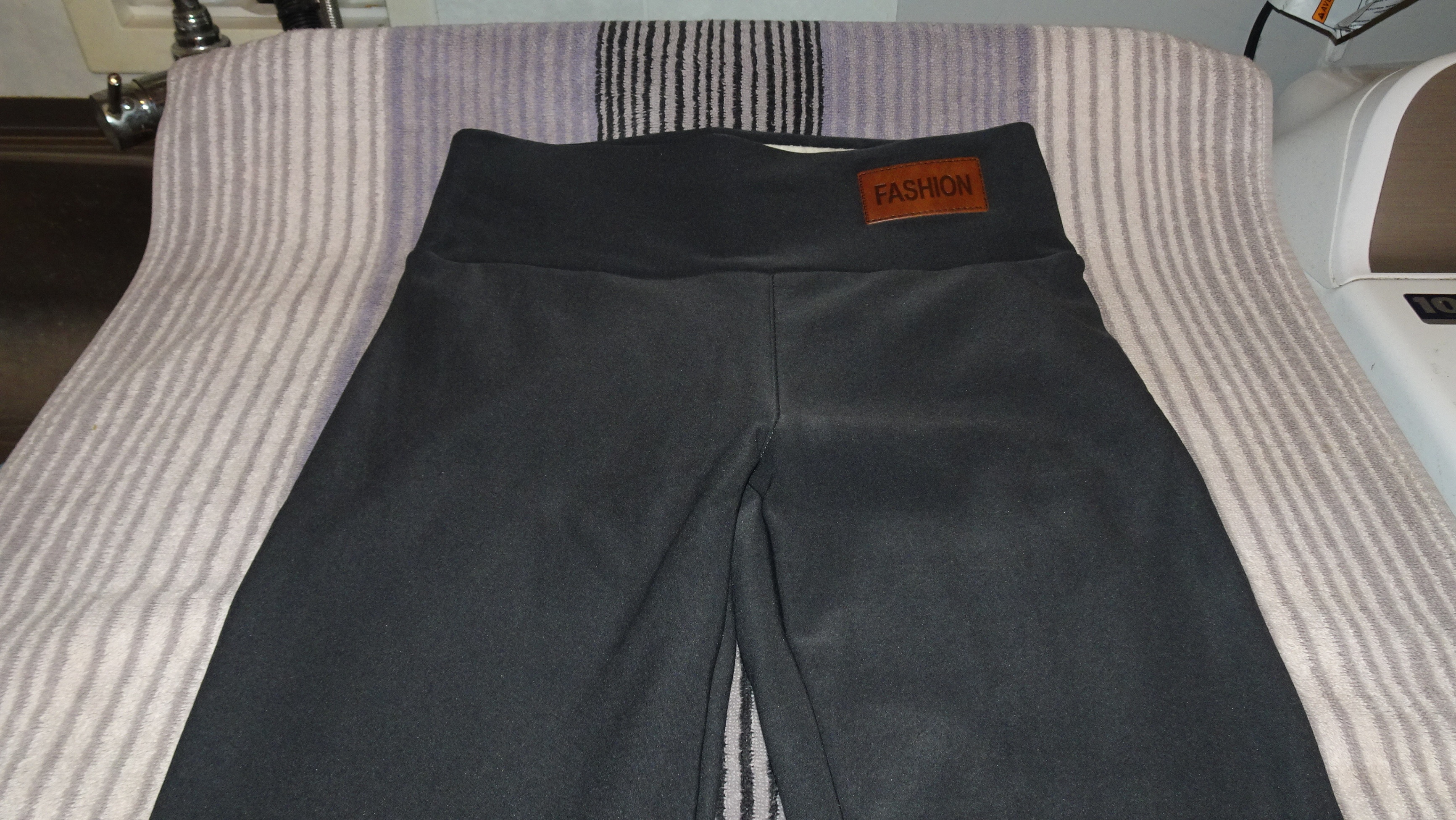 Women's Highwaist Slimfit Leggings  NEW