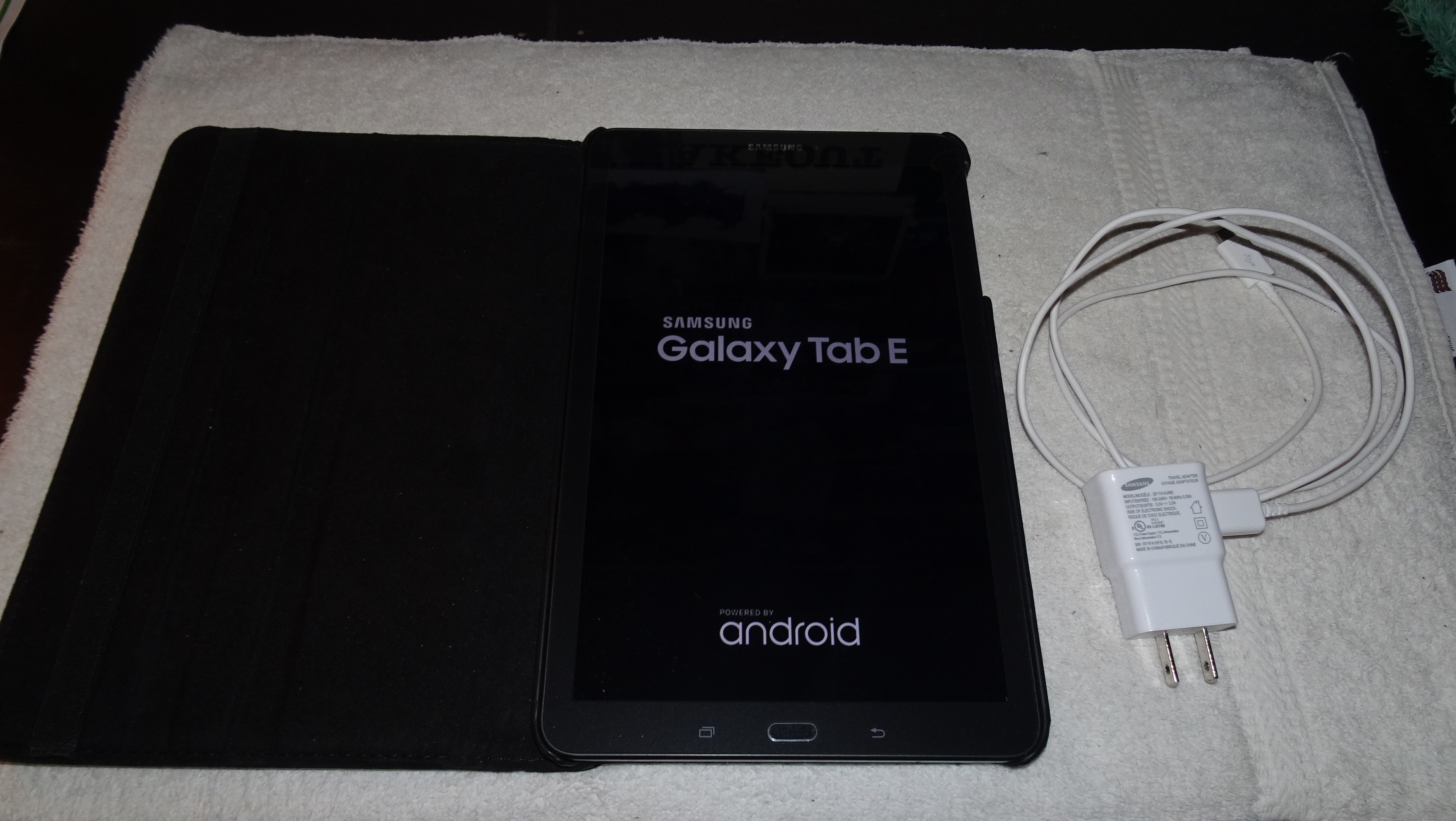 Samsung Galaxy Tab E  Almost NEW - photo 2