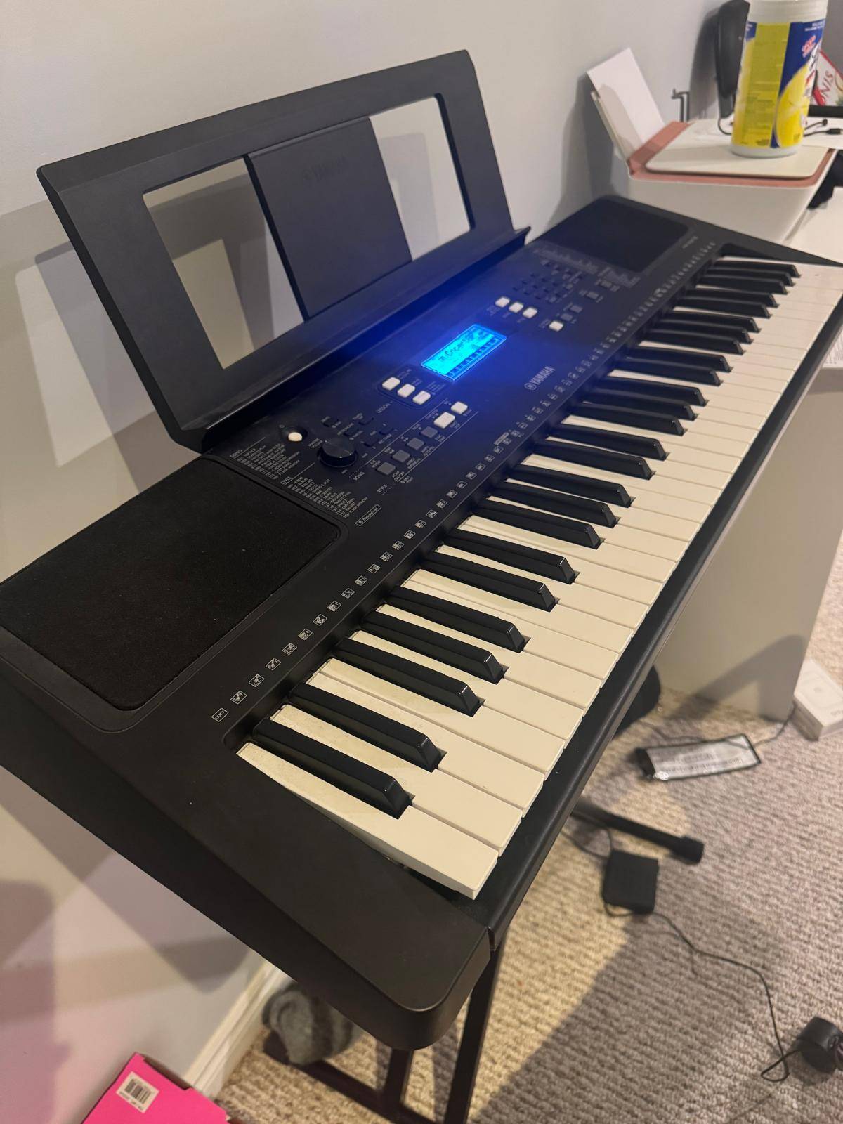 Yamaha PSR-E373 Keyboard + Stand (Excellent Condition) - photo 3