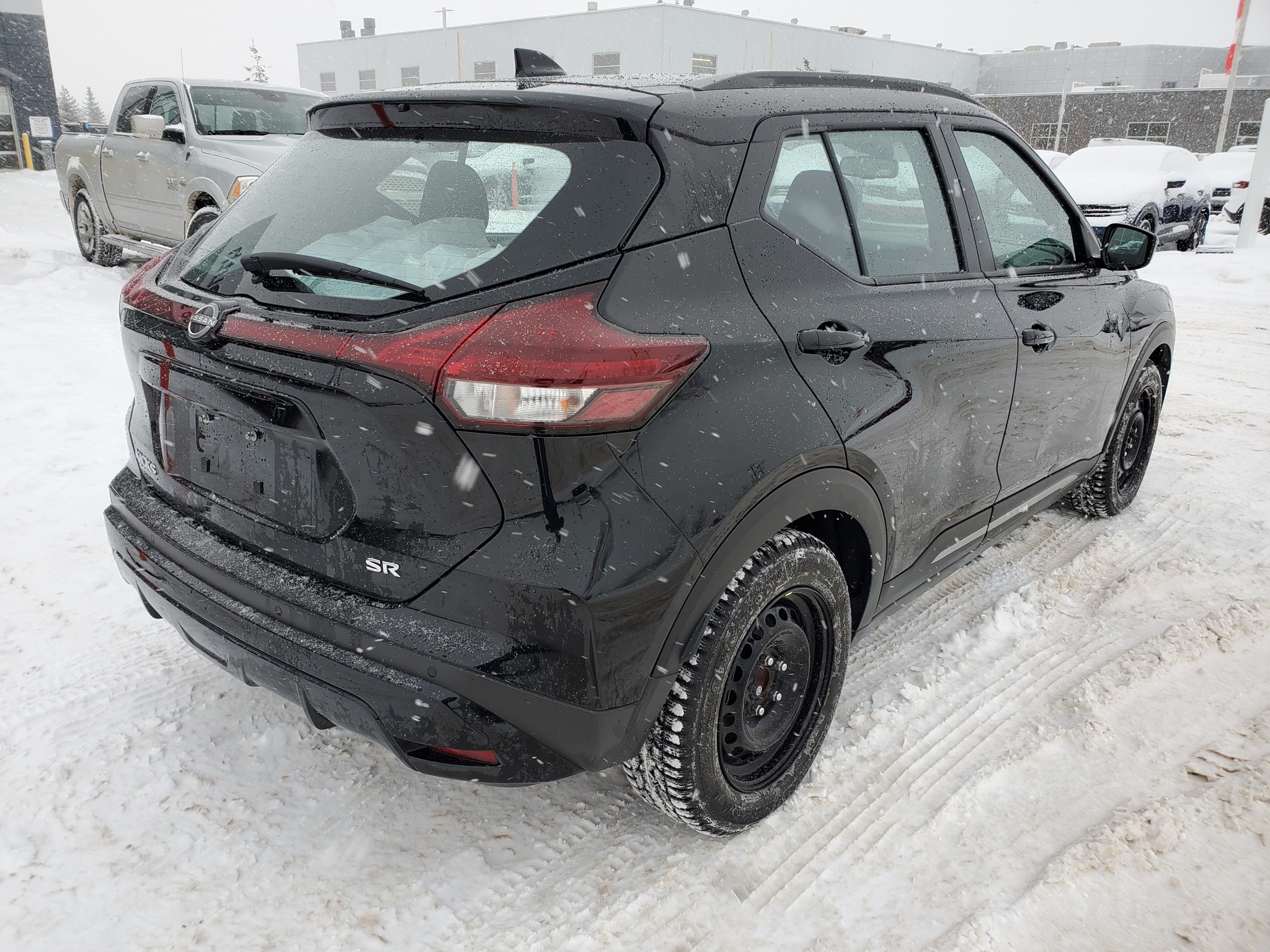 2024 Nissan Kicks SR - photo 3