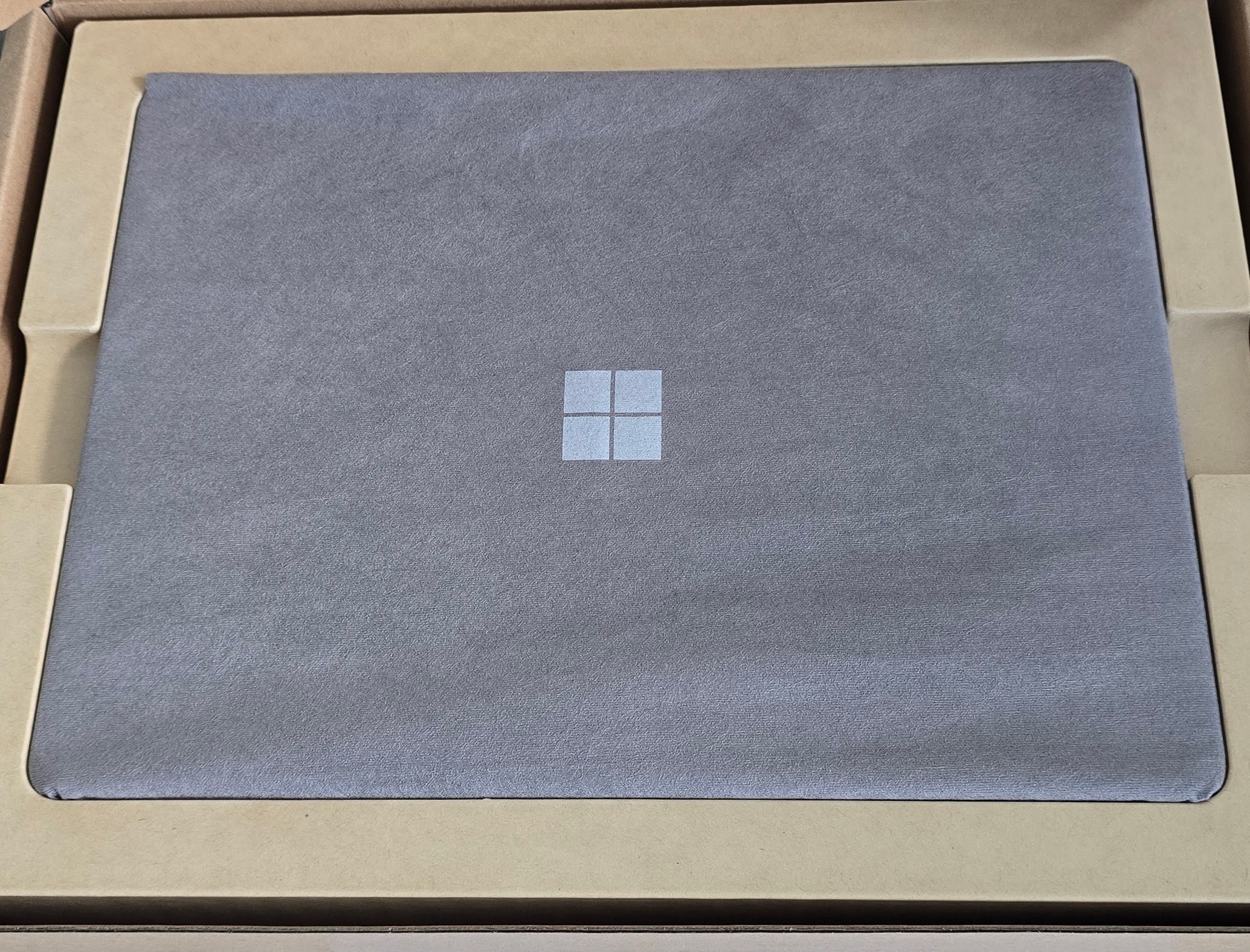 New MICROSOFT SURFACE PRO 9 16Gigs with WARRANTY - $640 - photo 2