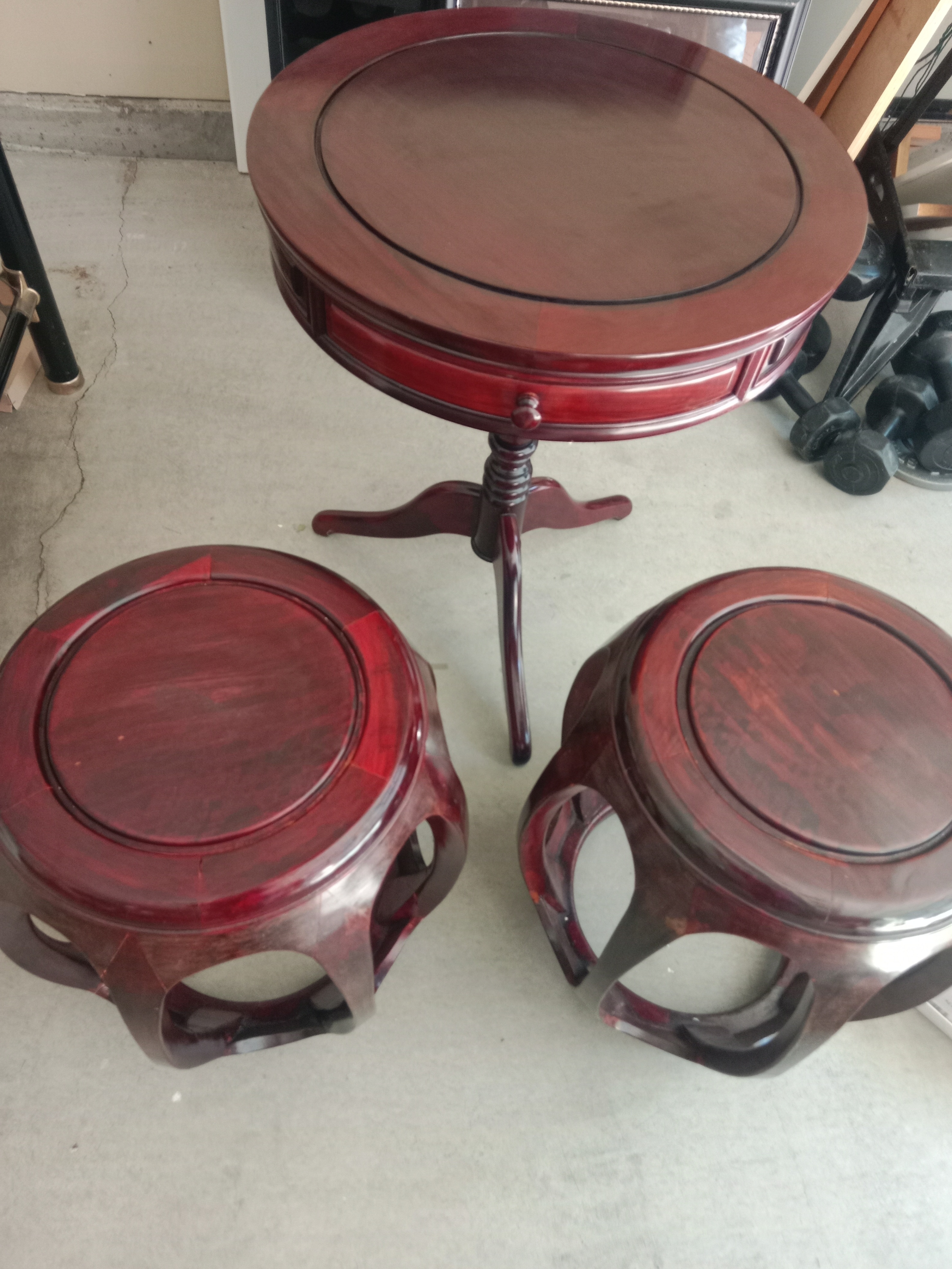 Round Rosewood Table with Two Stools