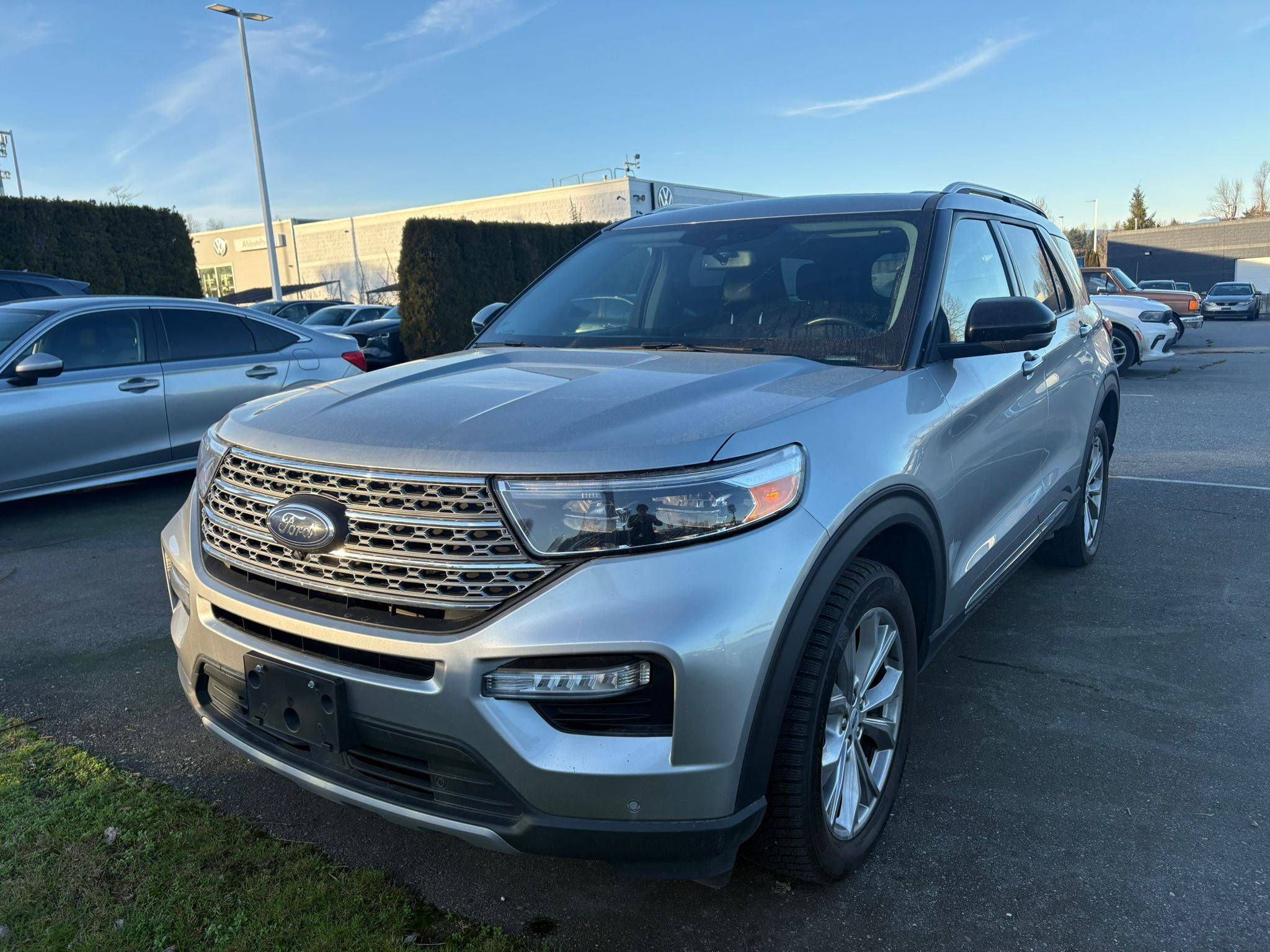 2023 Ford Explorer Limited - photo 2