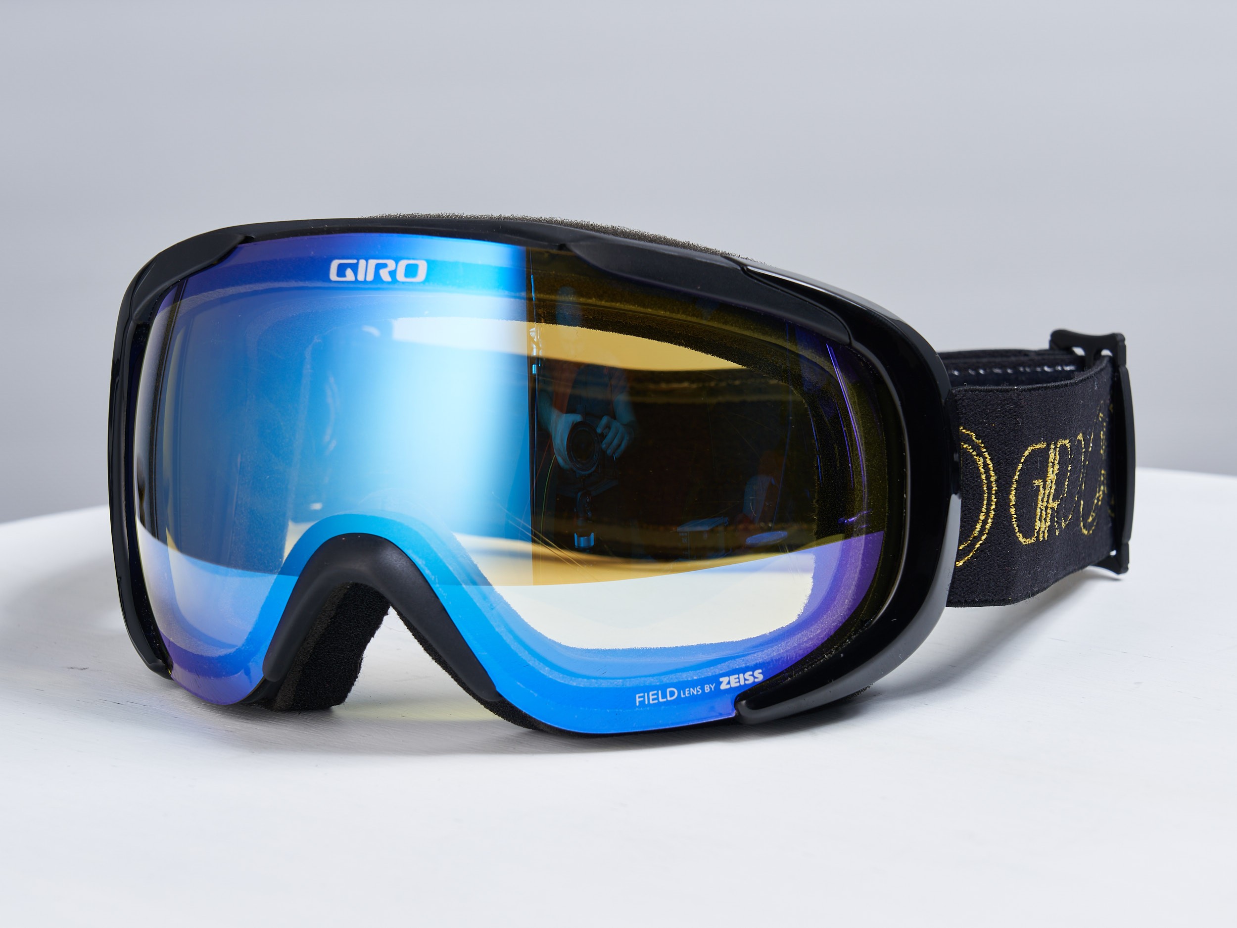 Giro Field Women ski goggles black gold