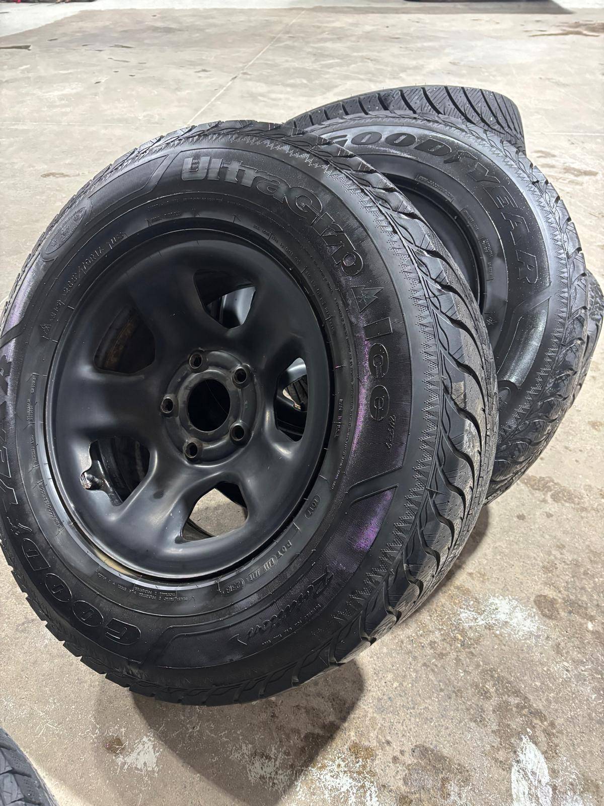 17"RAM 1500 rims(5x139)+265/70/R17 Goodyear Winters - photo 4