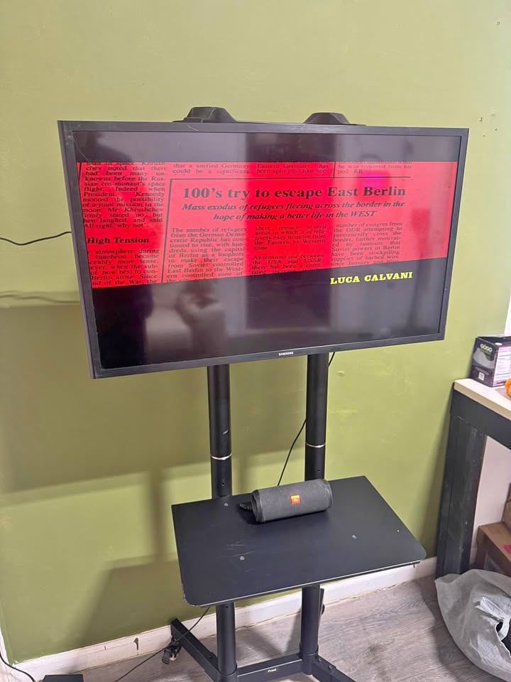 Samsung TV 32’ (smart tv not included)