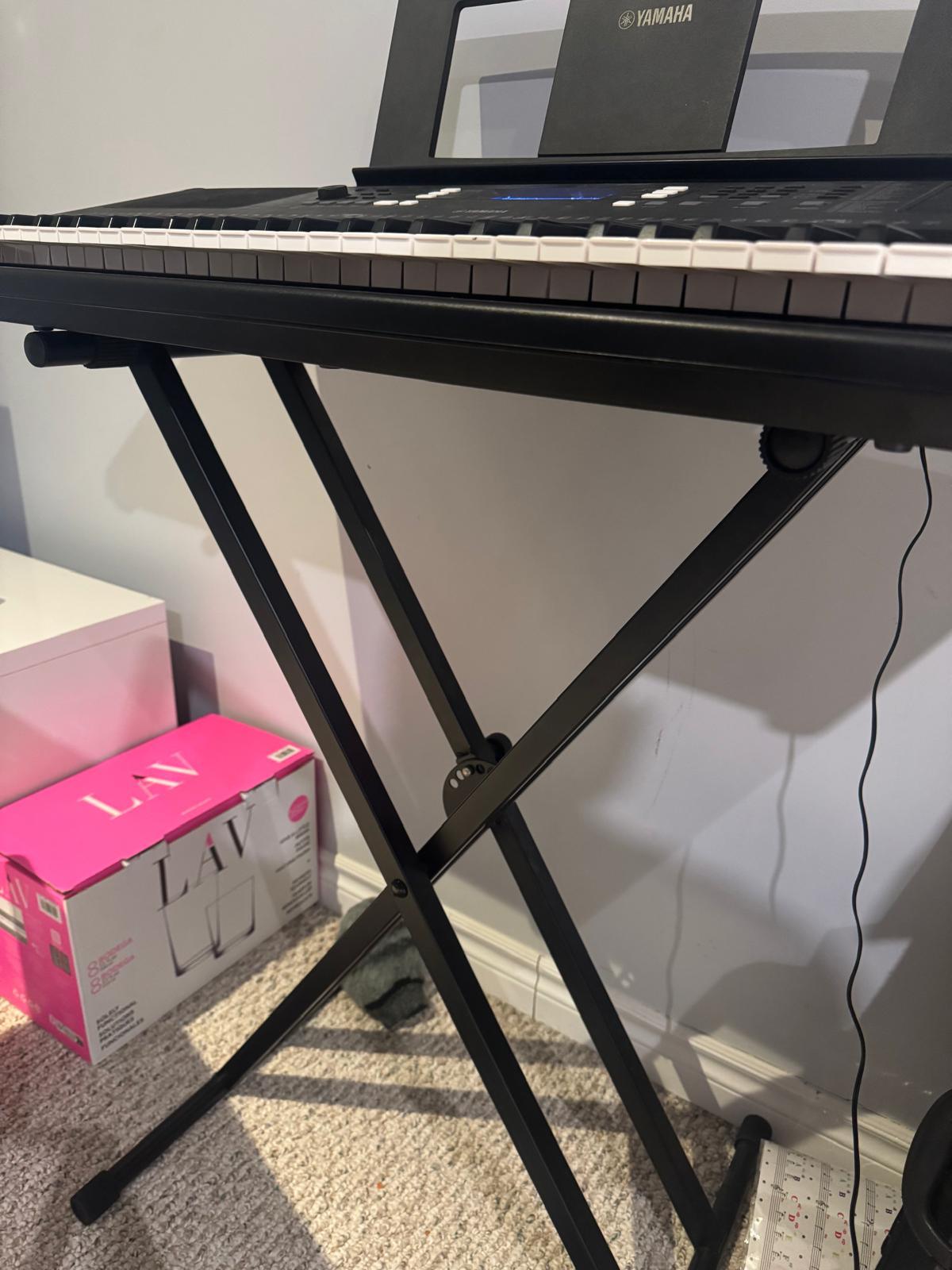 Yamaha PSR-E373 Keyboard + Stand (Excellent Condition) - photo 5