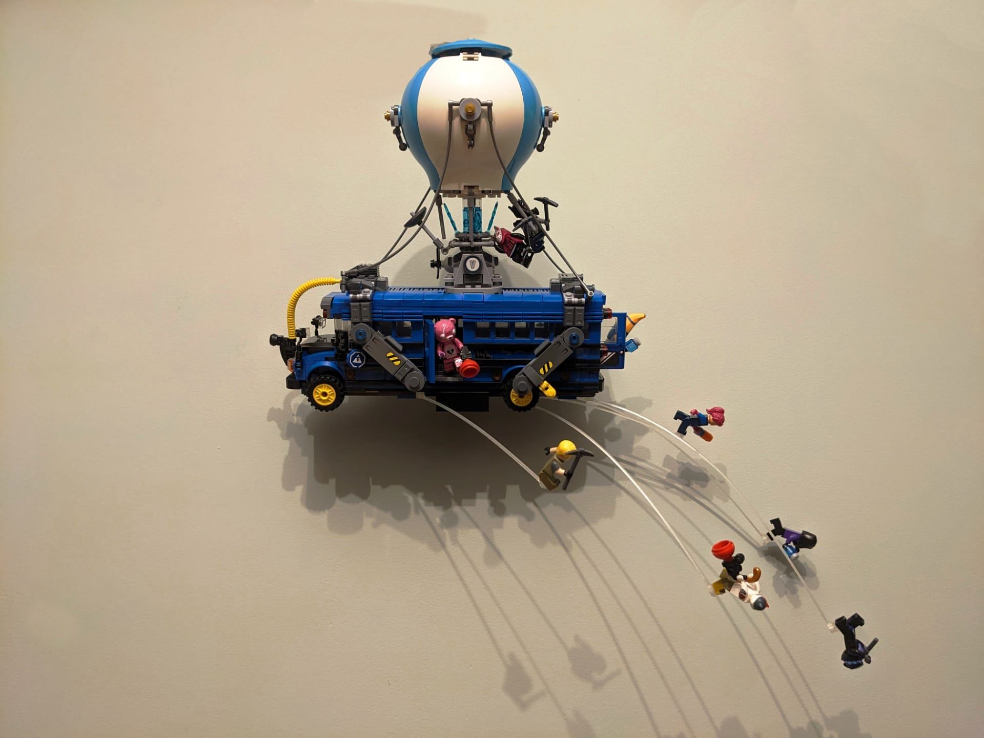 LEGO FORTNITE BATTLE BUS - WALL MOUNT
